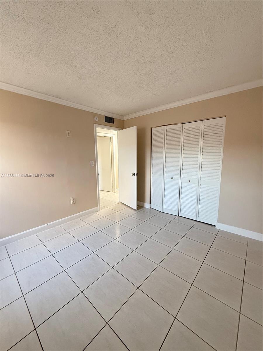 1725 W 60th St #105 Hialeah, FL 33012