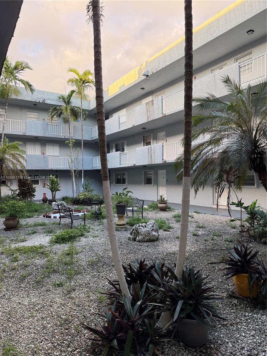 1725 W 60th St #105 Hialeah, FL 33012