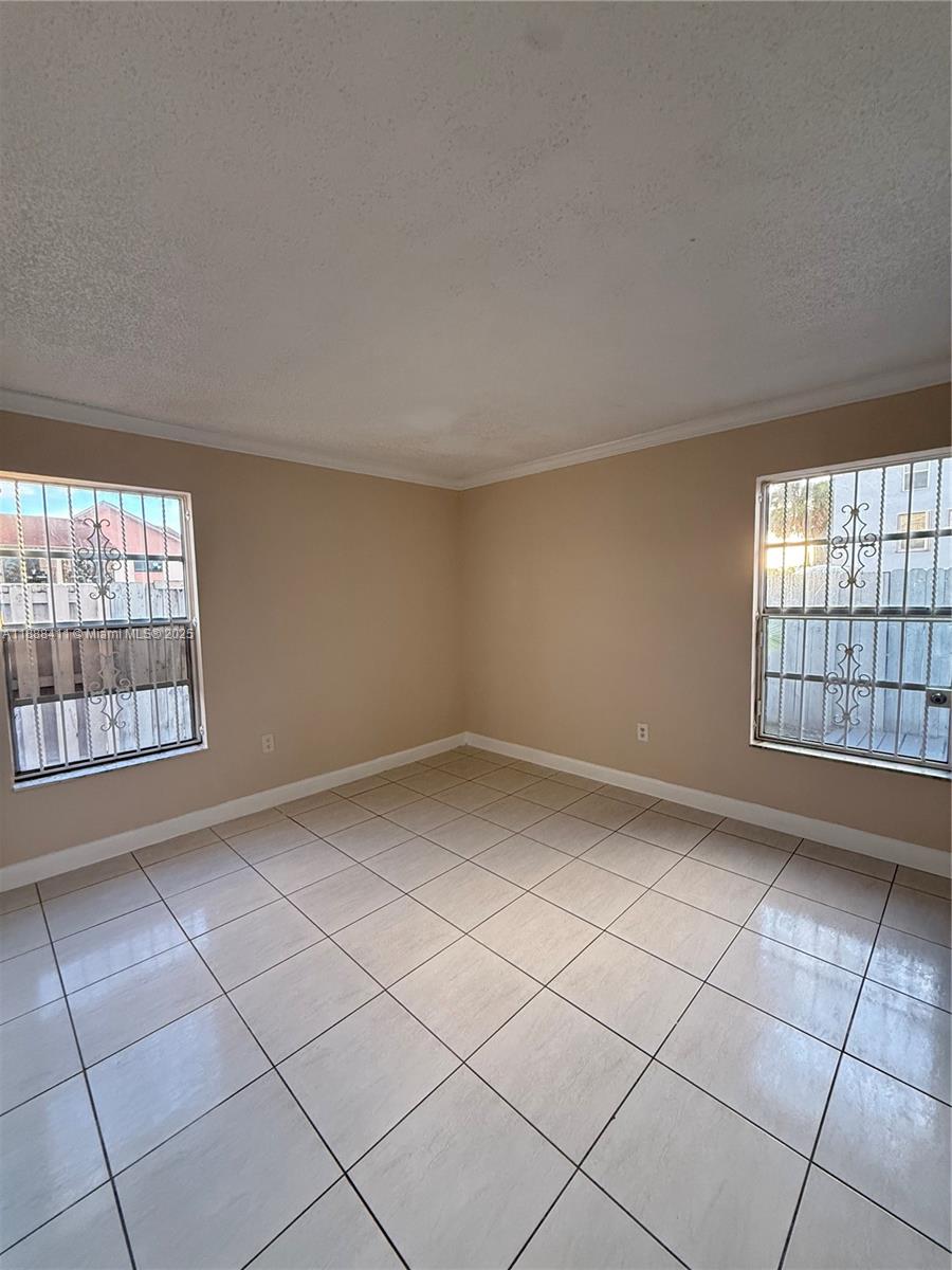 1725 W 60th St #105 Hialeah, FL 33012