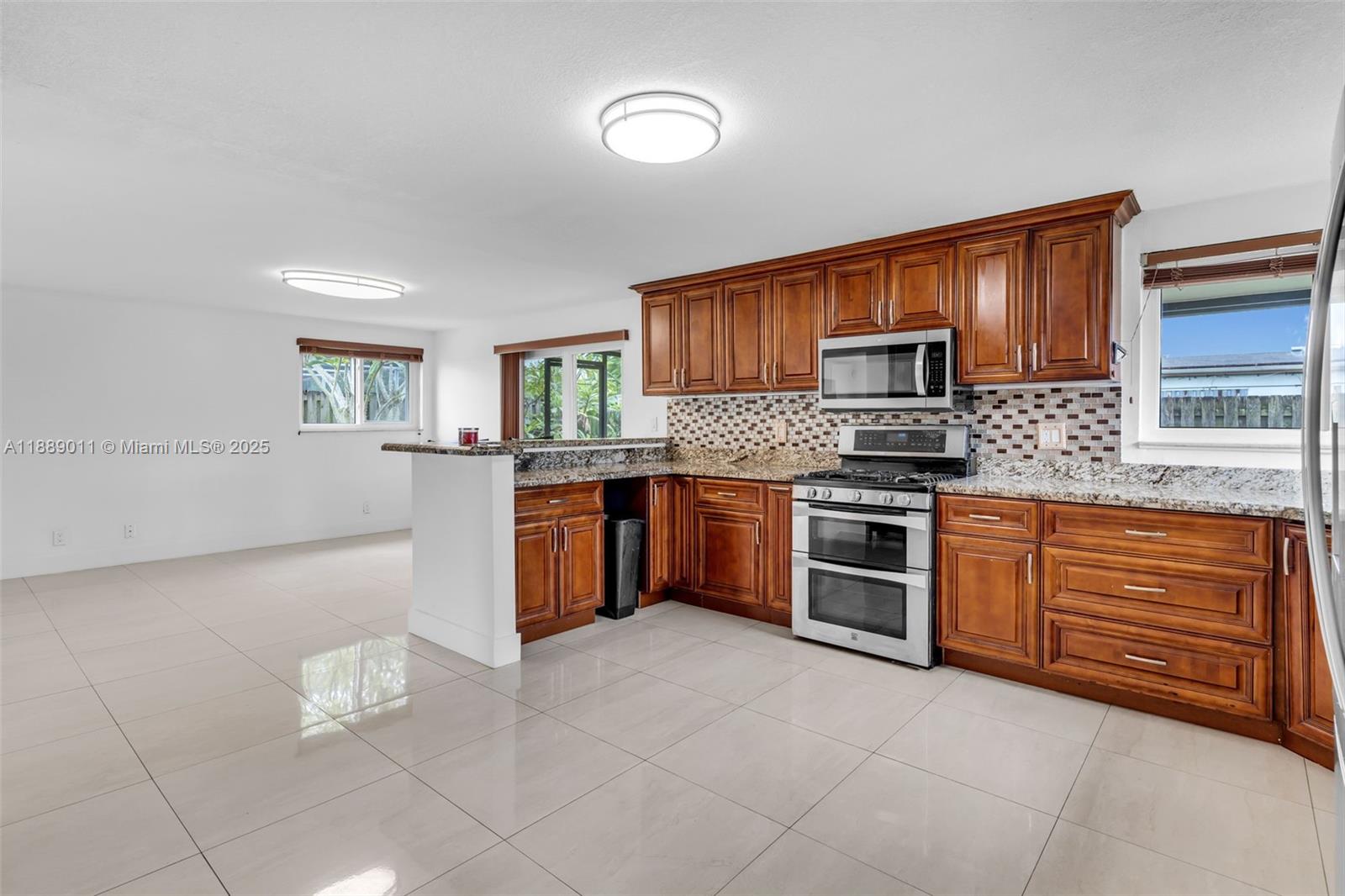 8310 NW 26th St Sunrise, FL 33322