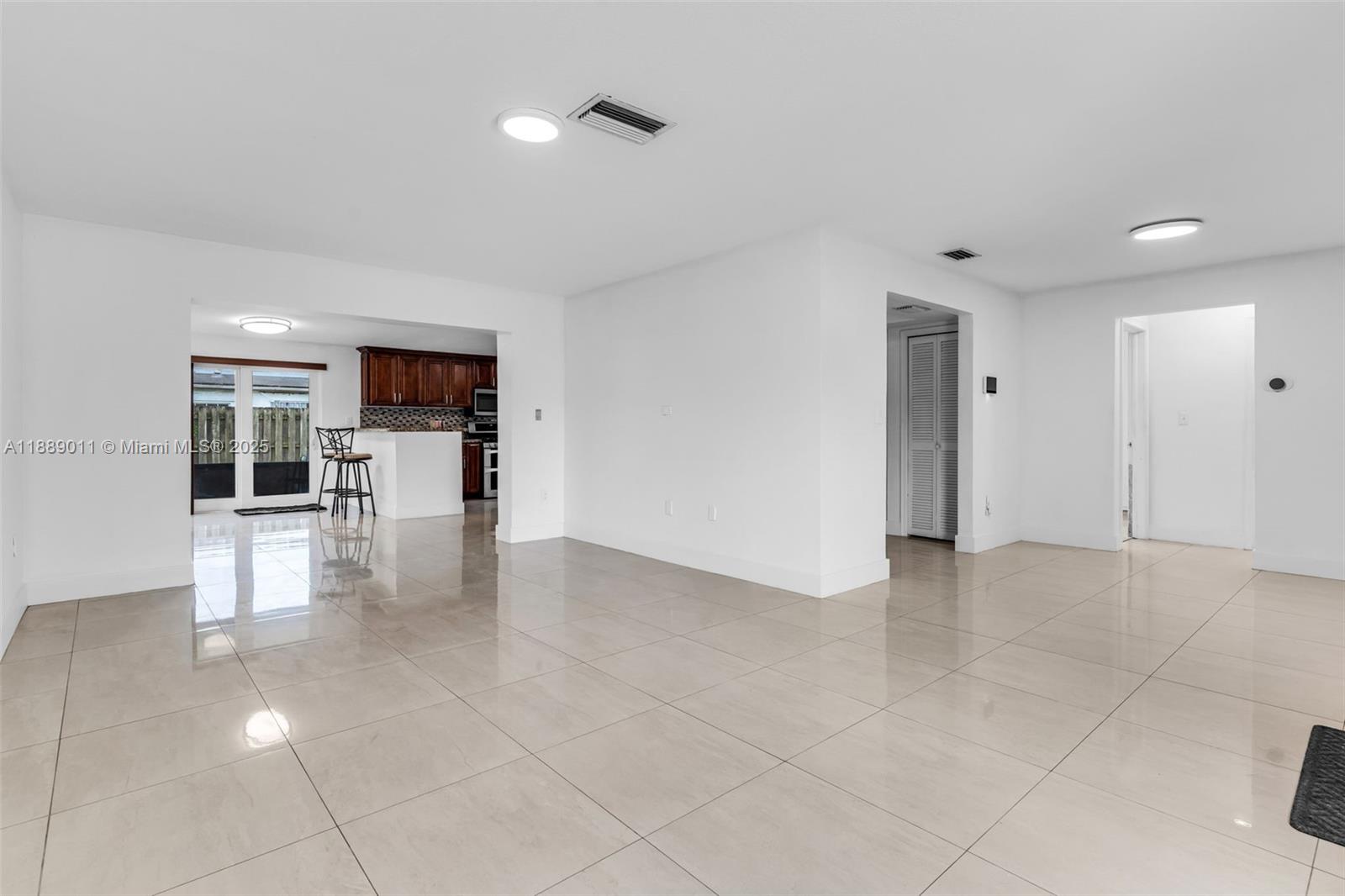 8310 NW 26th St Sunrise, FL 33322