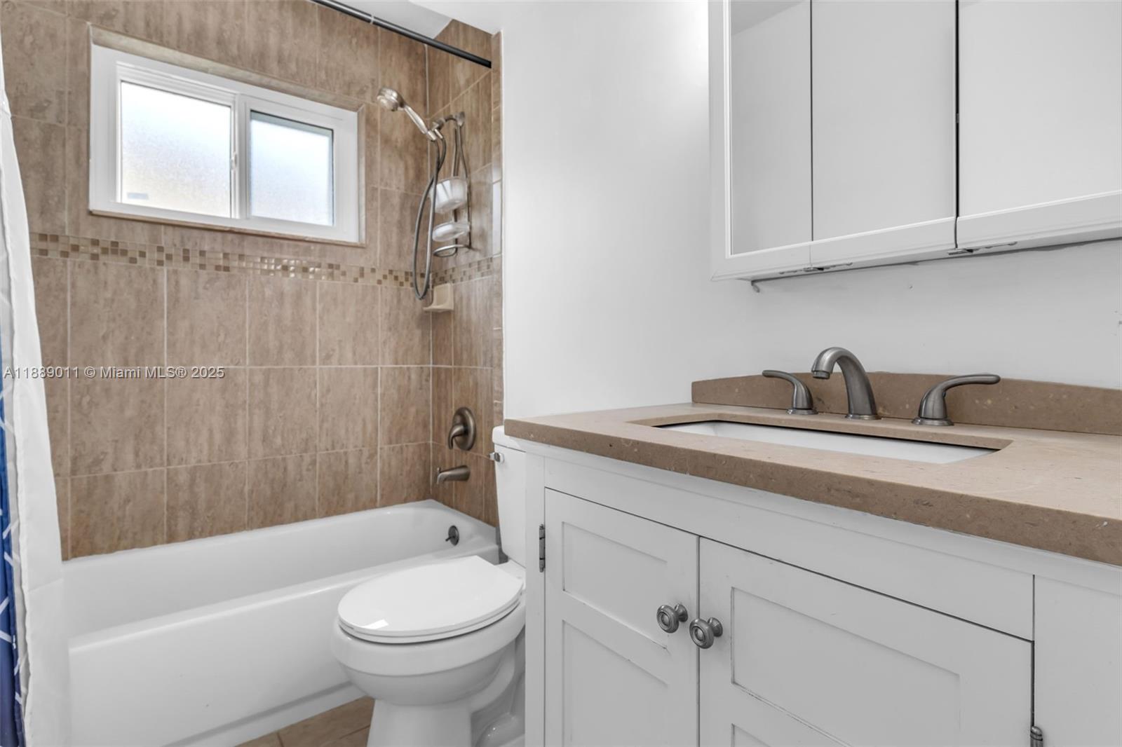 8310 NW 26th St Sunrise, FL 33322