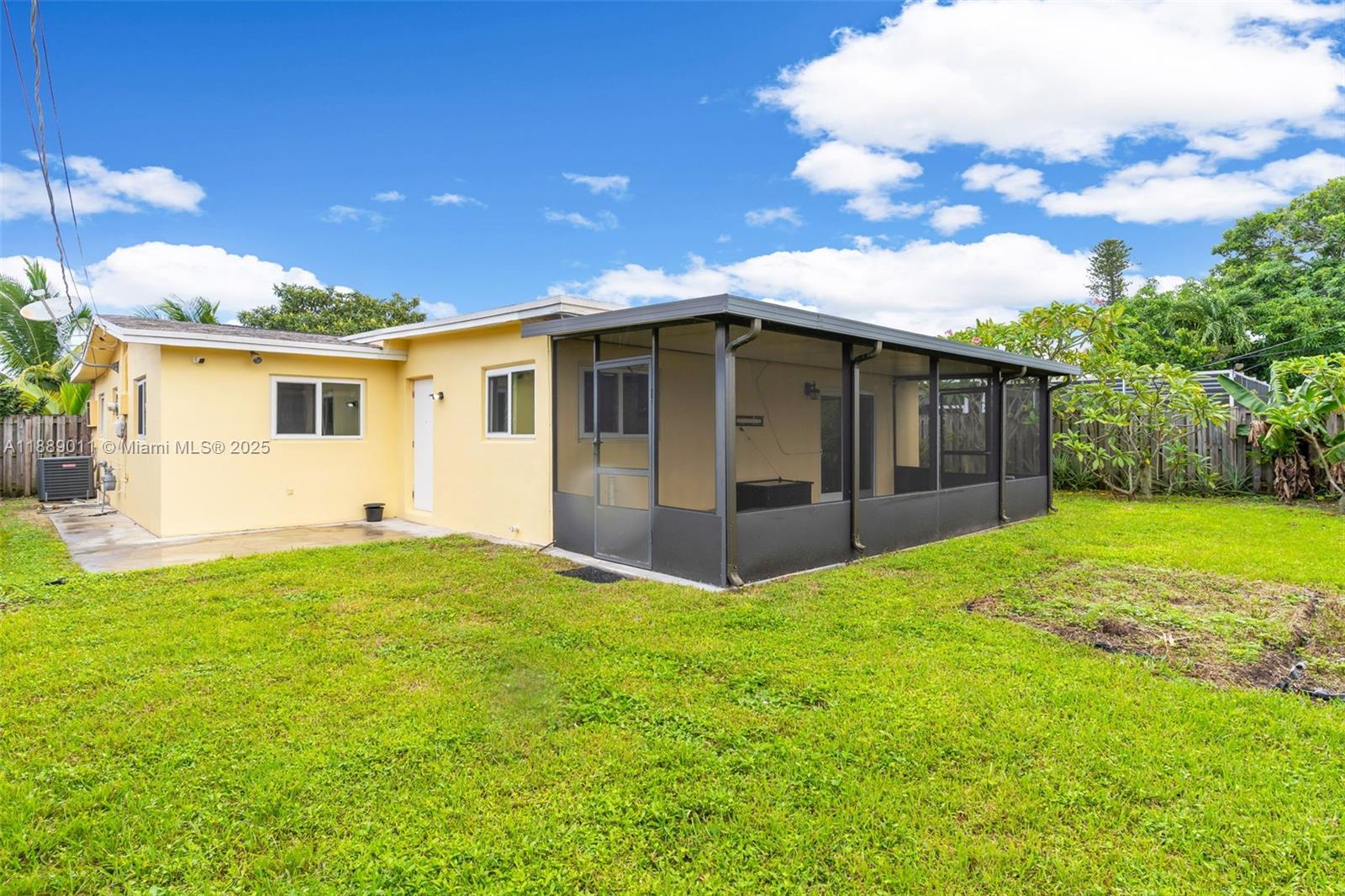 8310 NW 26th St Sunrise, FL 33322