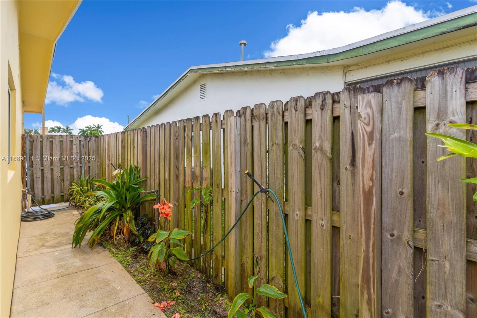 8310 NW 26th St Sunrise, FL 33322