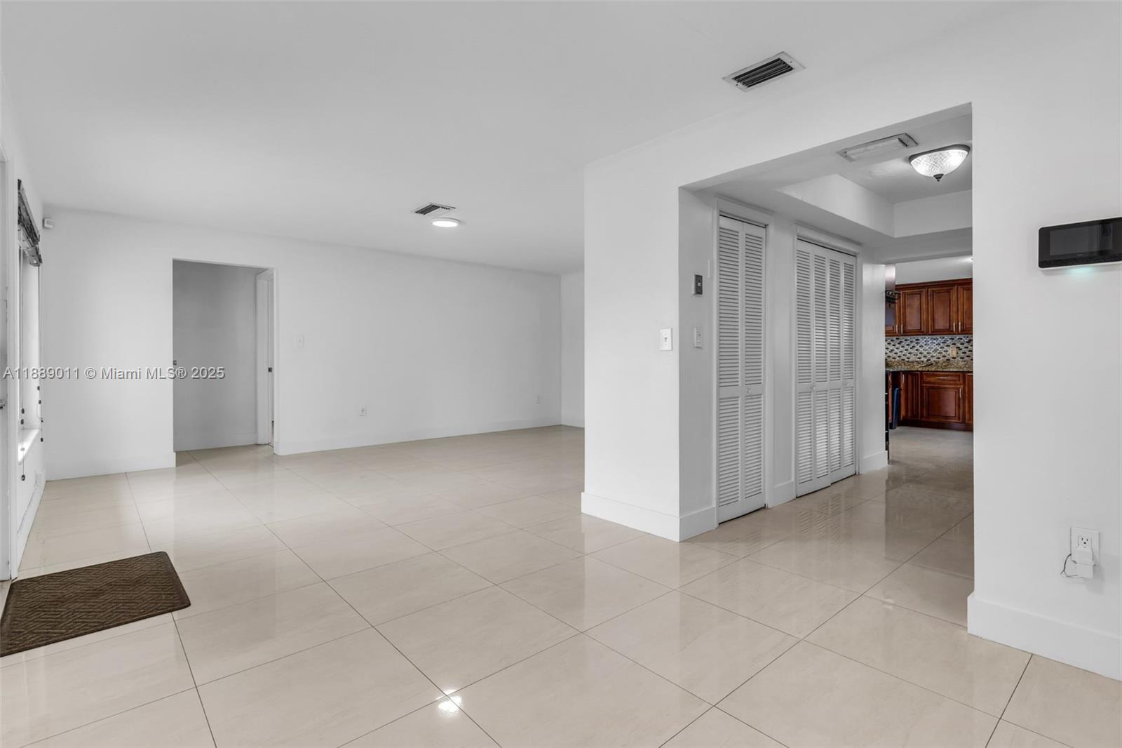 8310 NW 26th St Sunrise, FL 33322