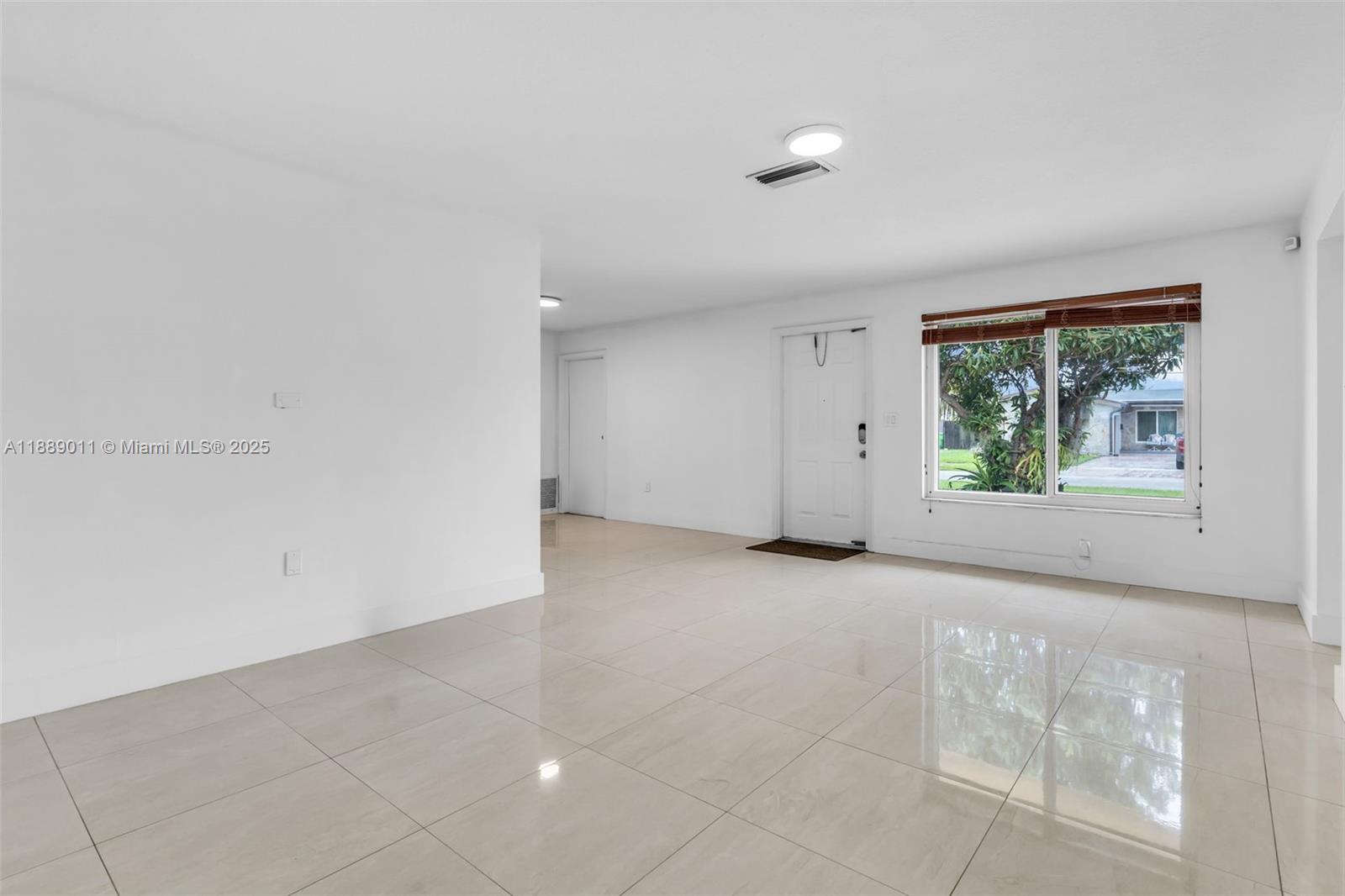 8310 NW 26th St Sunrise, FL 33322