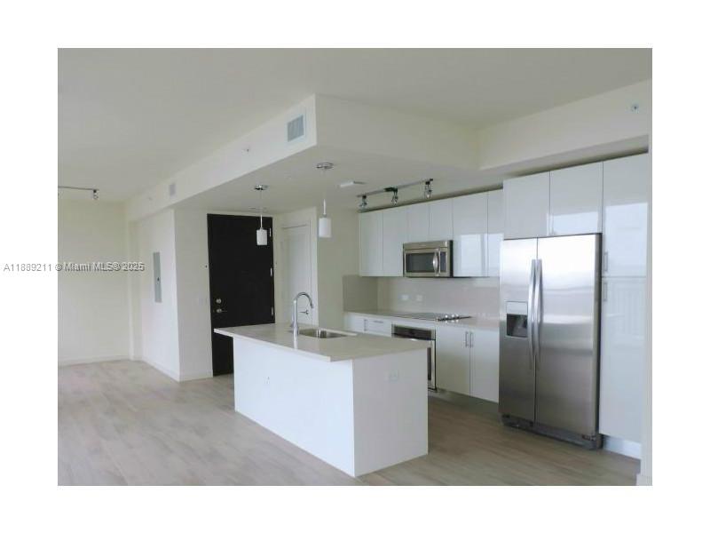 999 SW 1st Ave #2103