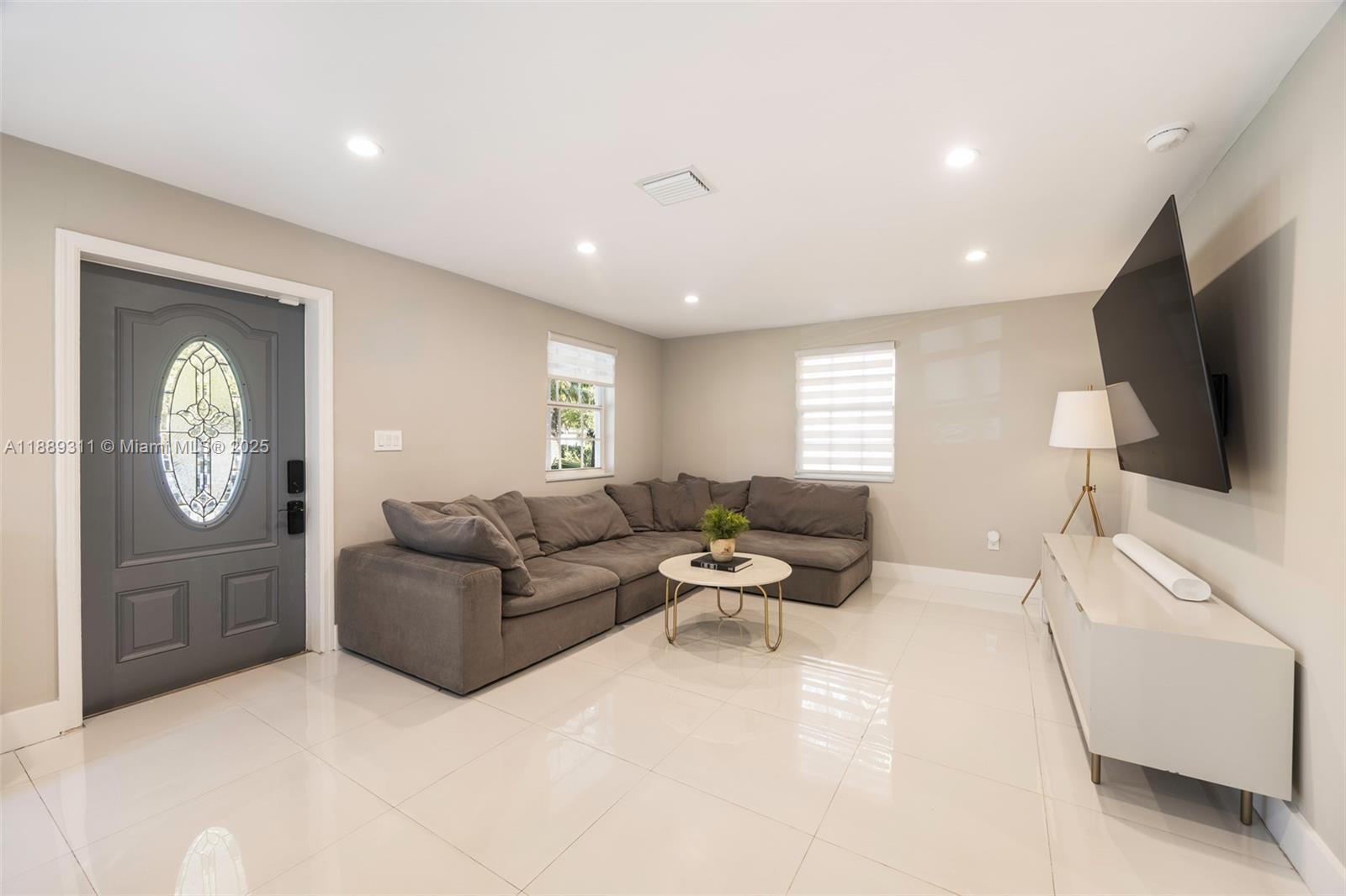 3564 William Ave Coconut Grove, FL 33133