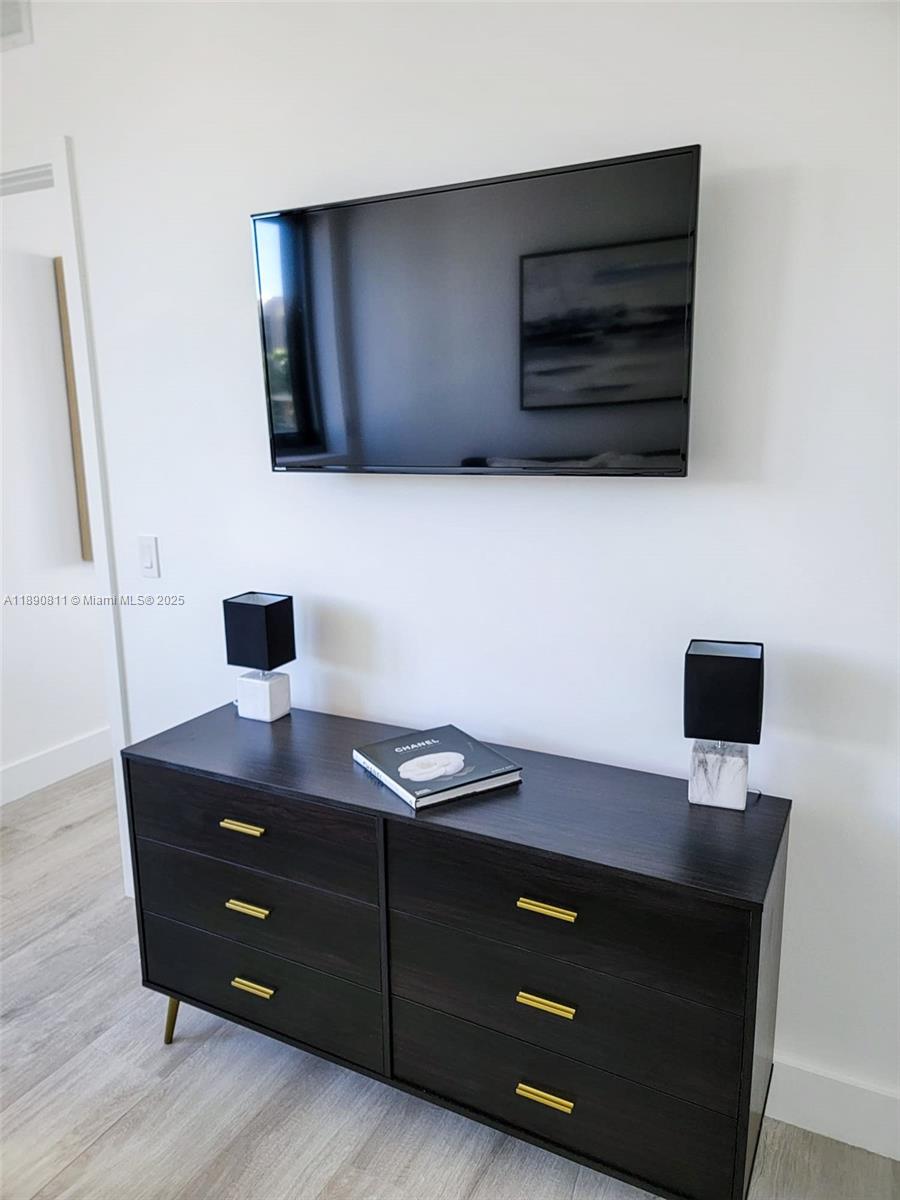 121 NE 34th St #908 Miami, FL 33137 121 NE 34th St #908 Miami, FL 33137