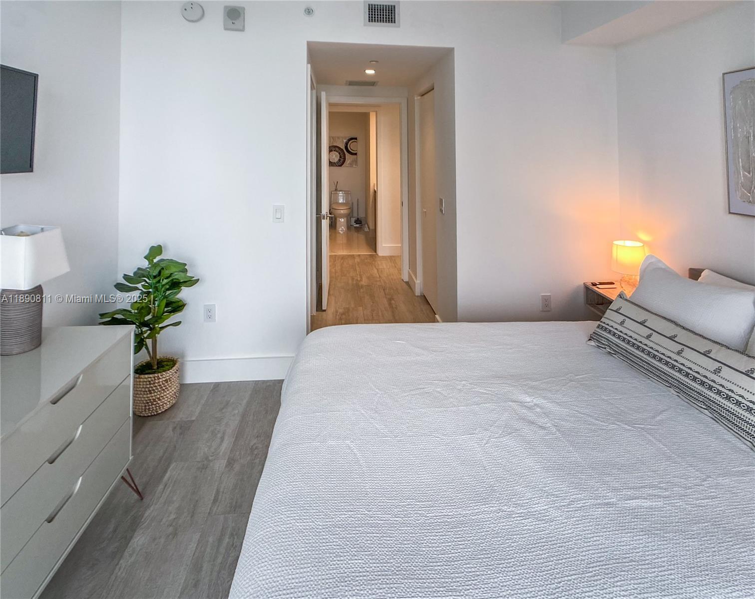 121 NE 34th St #908 Miami, FL 33137 121 NE 34th St #908 Miami, FL 33137