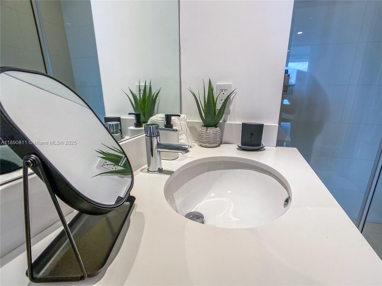 121 NE 34th St #908 Miami, FL 33137 121 NE 34th St #908 Miami, FL 33137