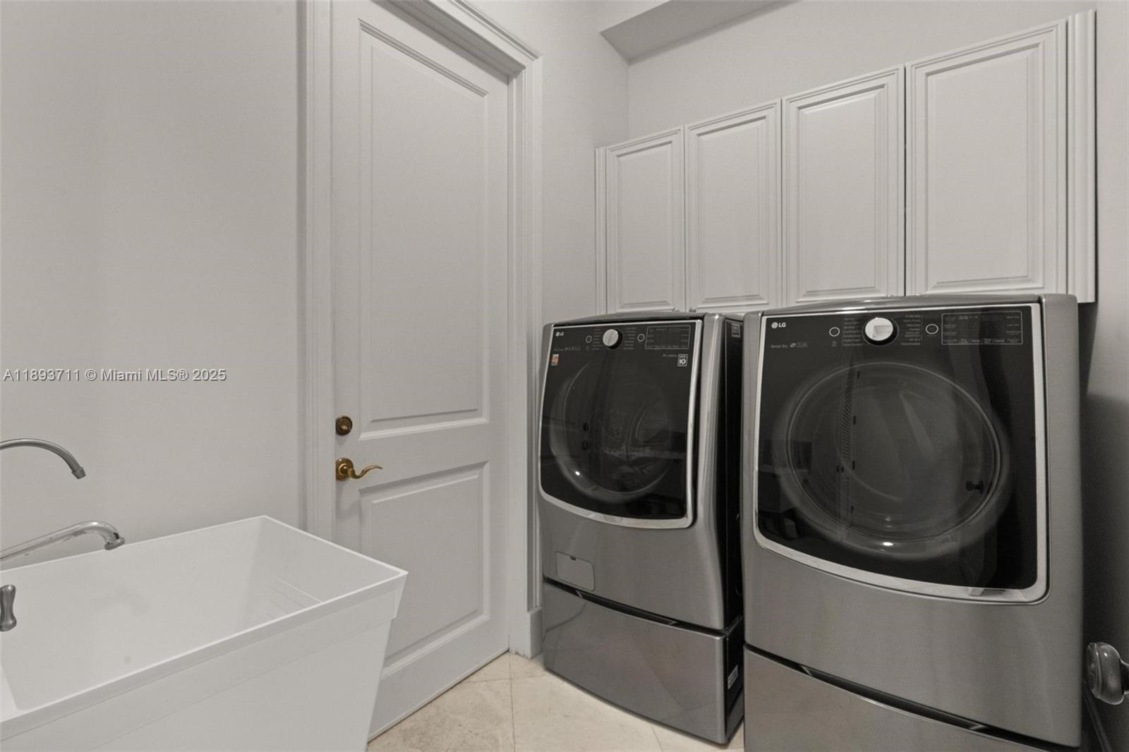 16763 NW 77th Path Miami Lakes, FL 33016