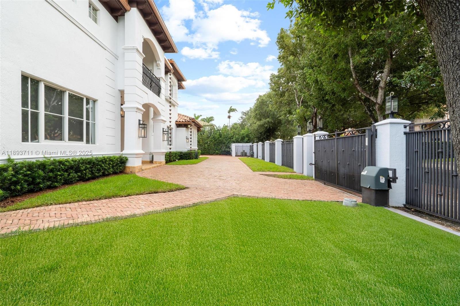 16763 NW 77th Path Miami Lakes, FL 33016