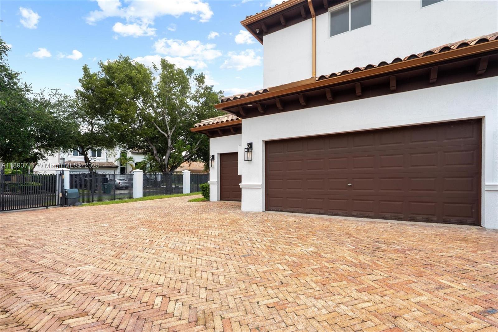 16763 NW 77th Path Miami Lakes, FL 33016