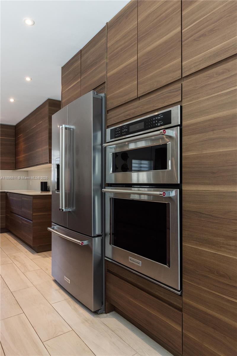 1080 NE 104th St Miami Shores, FL 33138