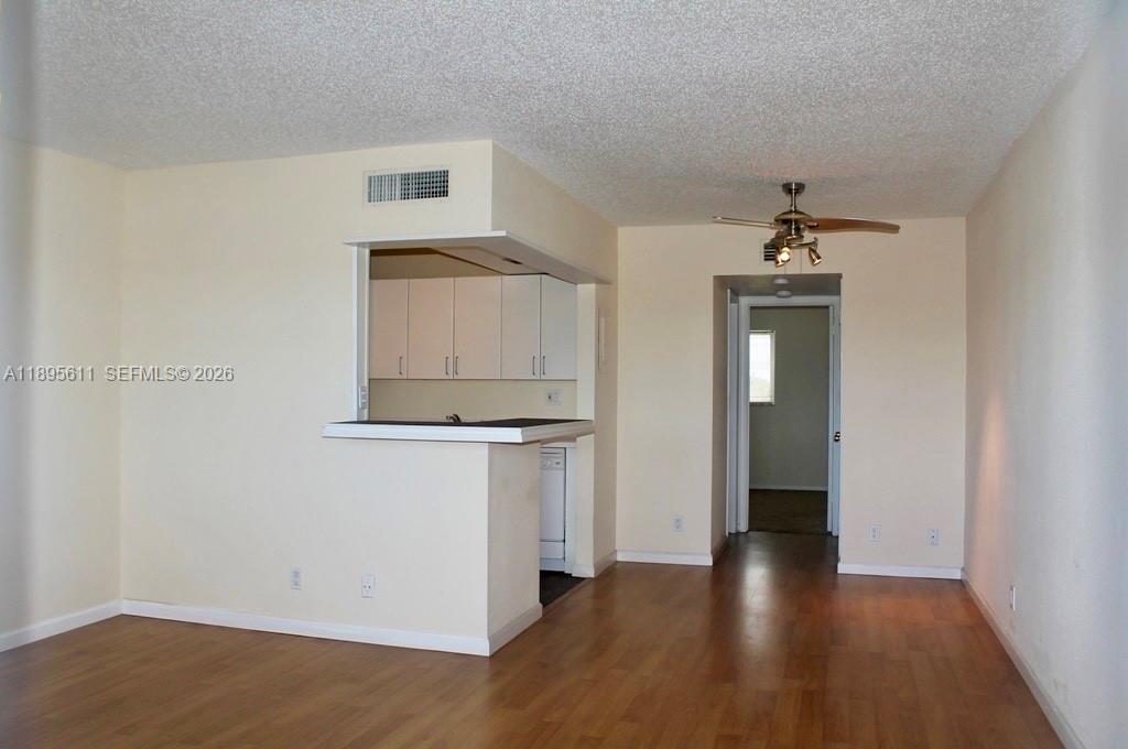 1400 NE 54th St #306