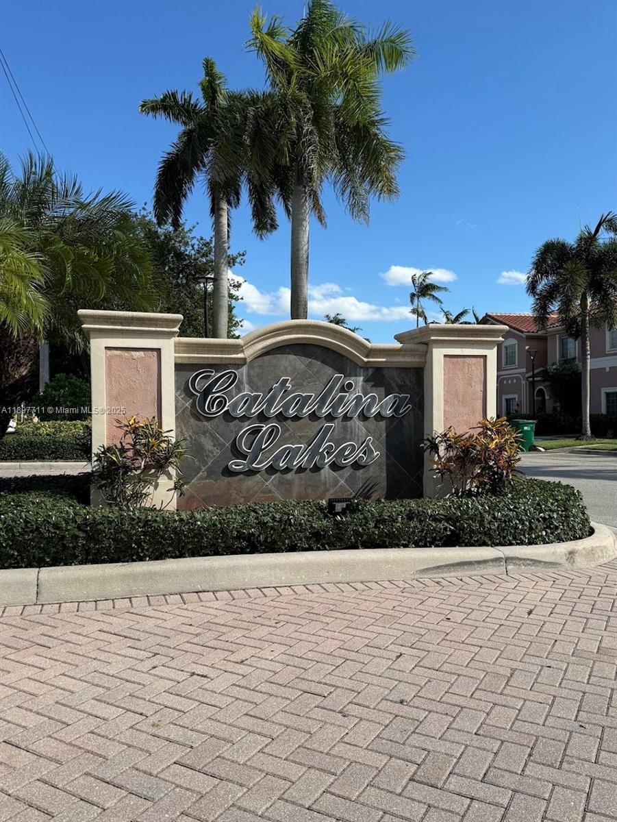 7802 Catalina Cir