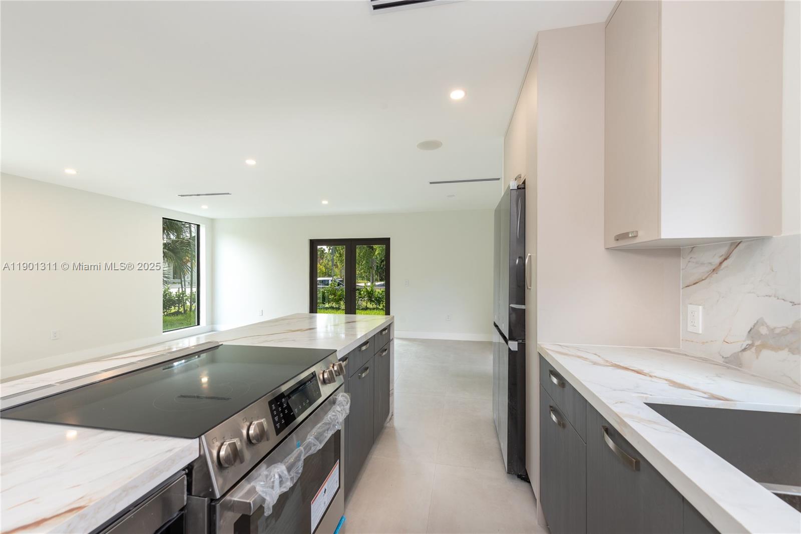 101 SW 25th Rd Miami, FL 33129