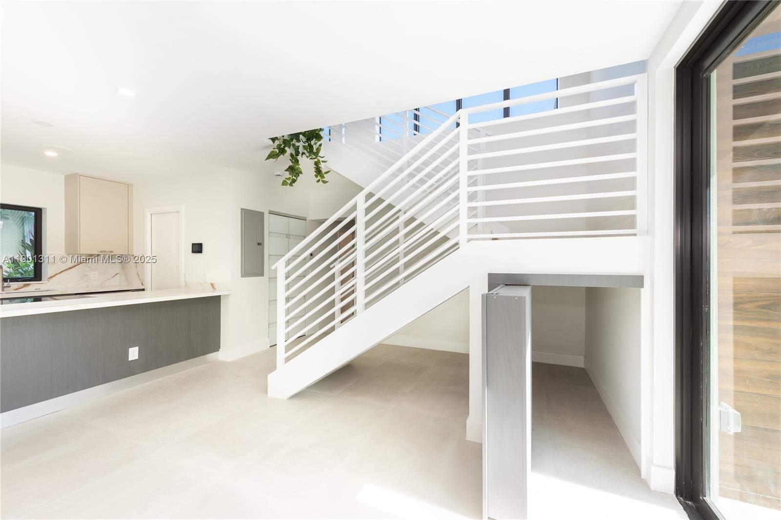 101 SW 25th Rd Miami, FL 33129