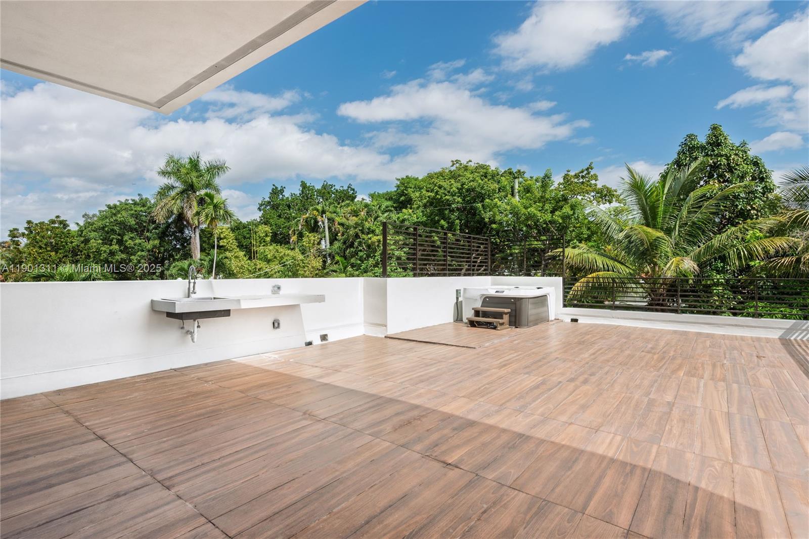 101 SW 25th Rd Miami, FL 33129