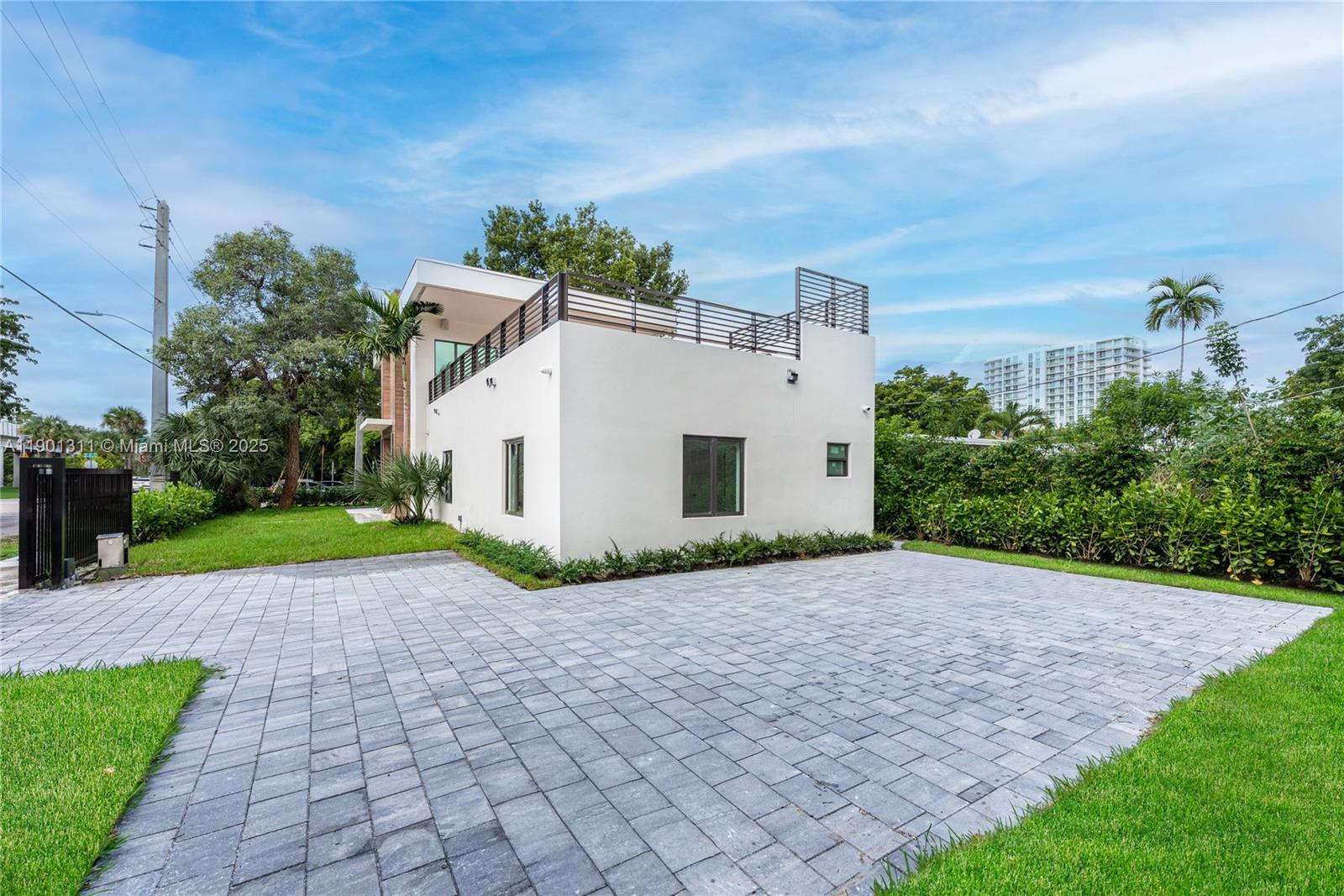 101 SW 25th Rd Miami, FL 33129