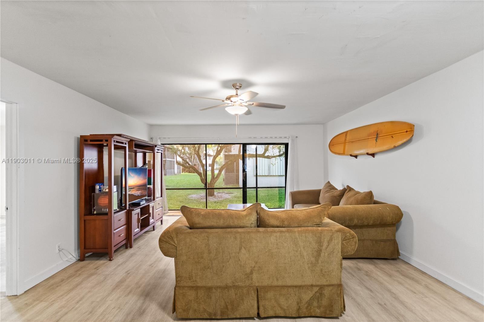 212 W Laurel Dr #1303