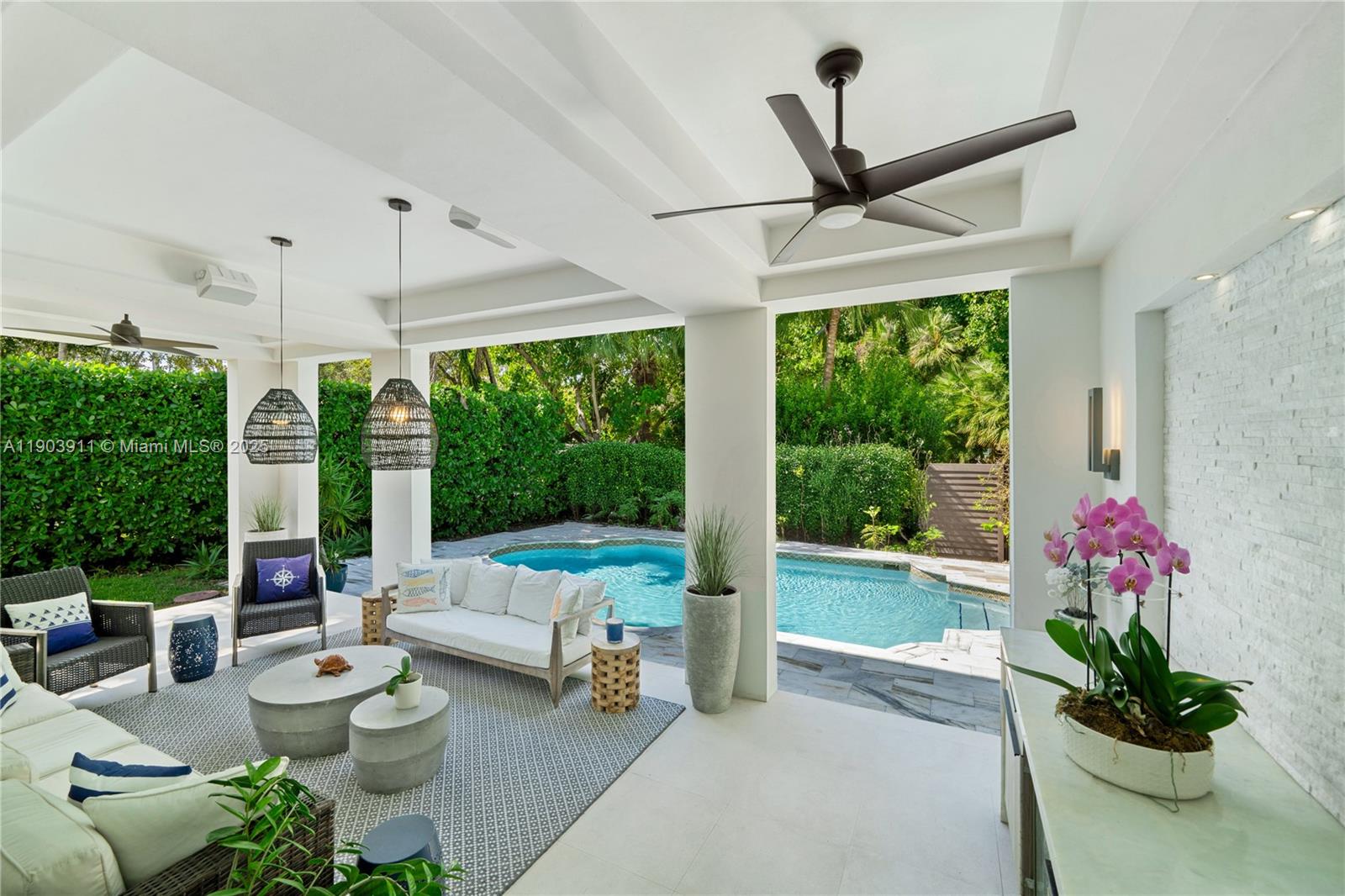 1281 S Venetian Way Miami, FL 33139