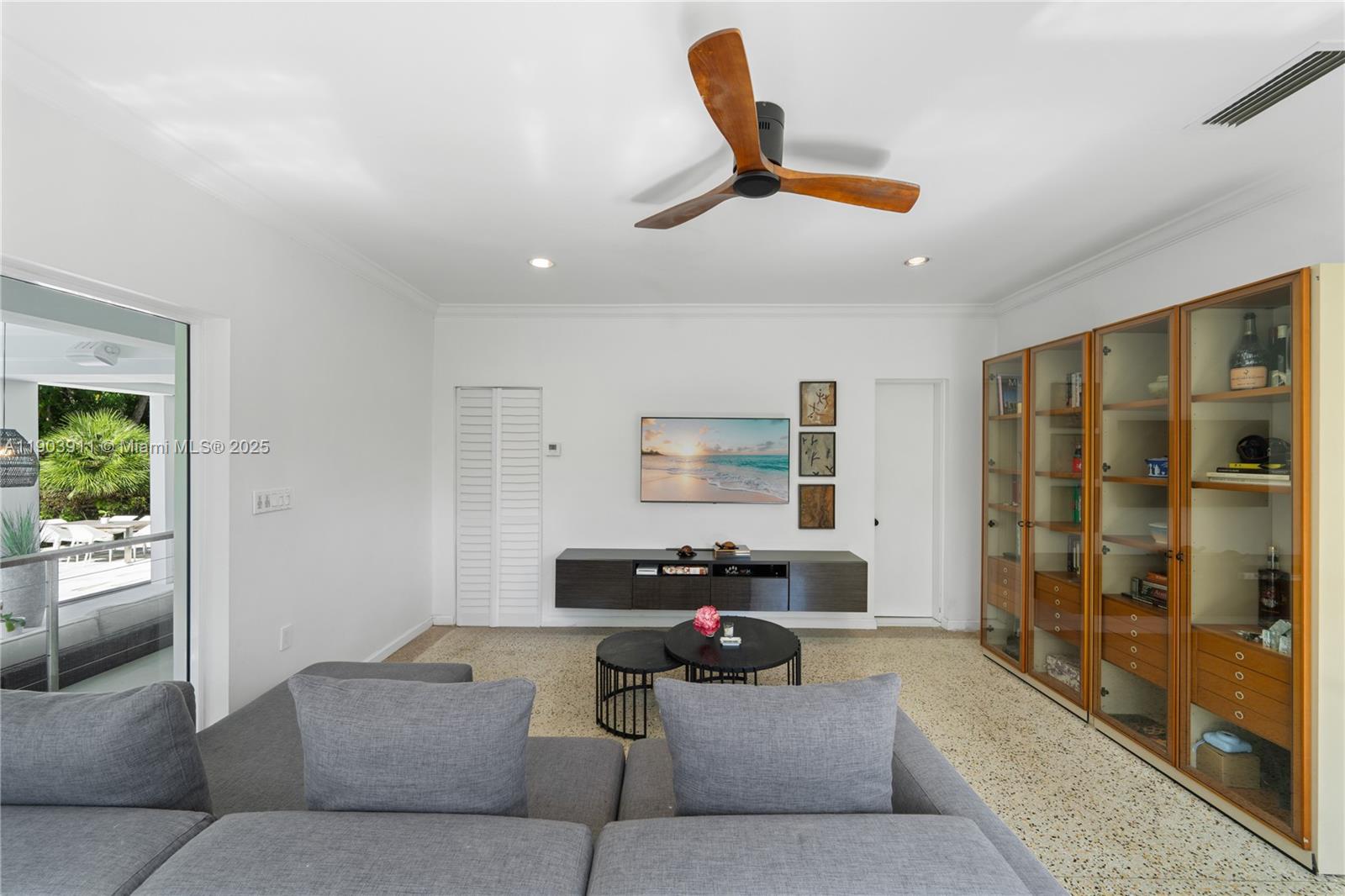 1281 S Venetian Way Miami, FL 33139