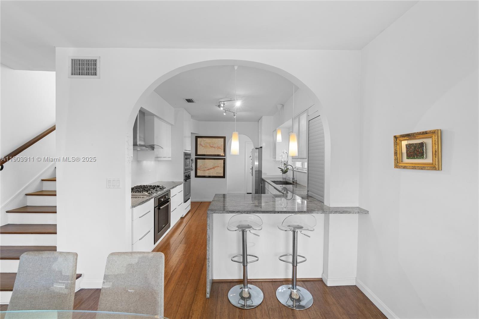 1281 S Venetian Way Miami, FL 33139