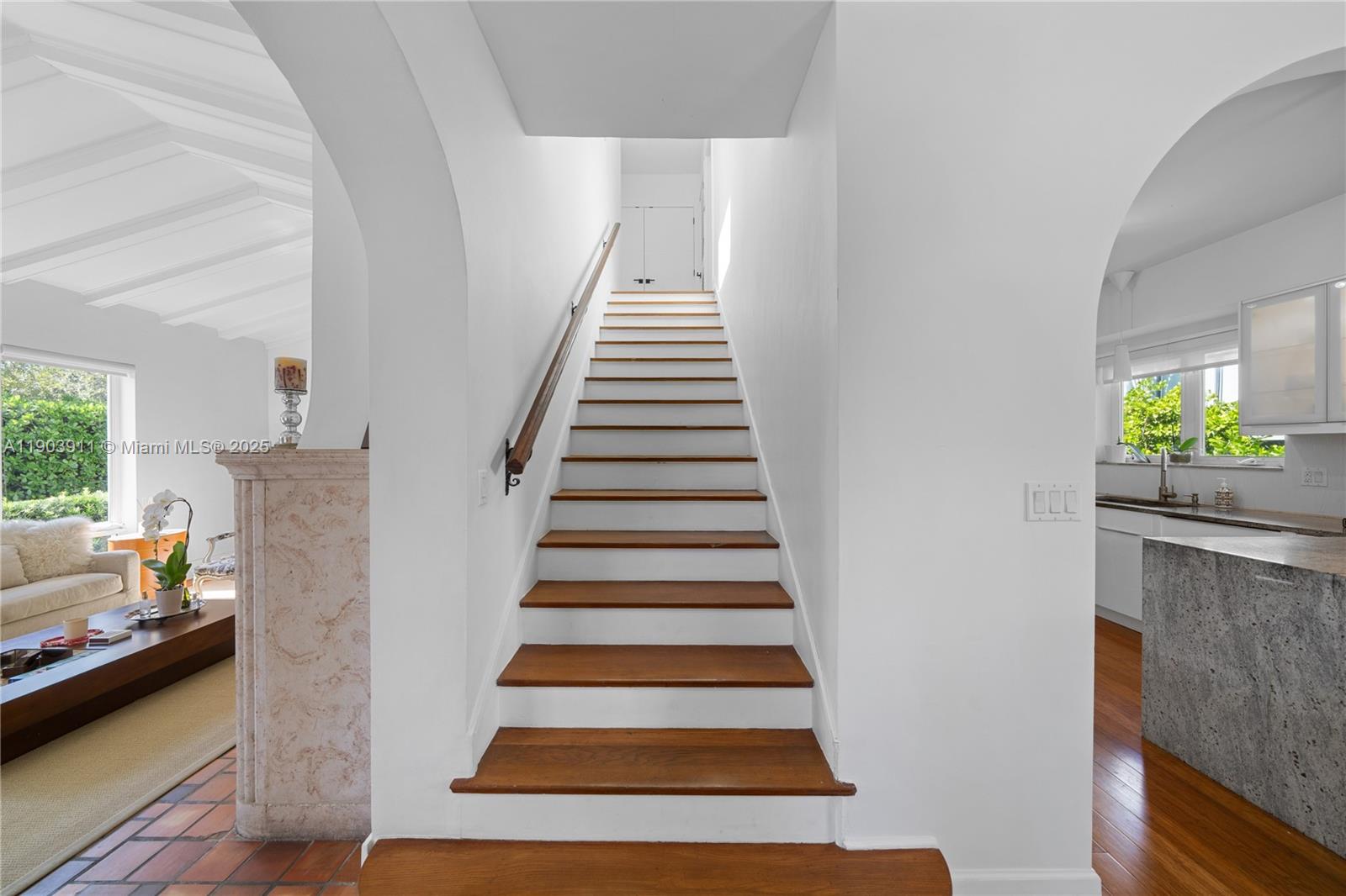 1281 S Venetian Way Miami, FL 33139