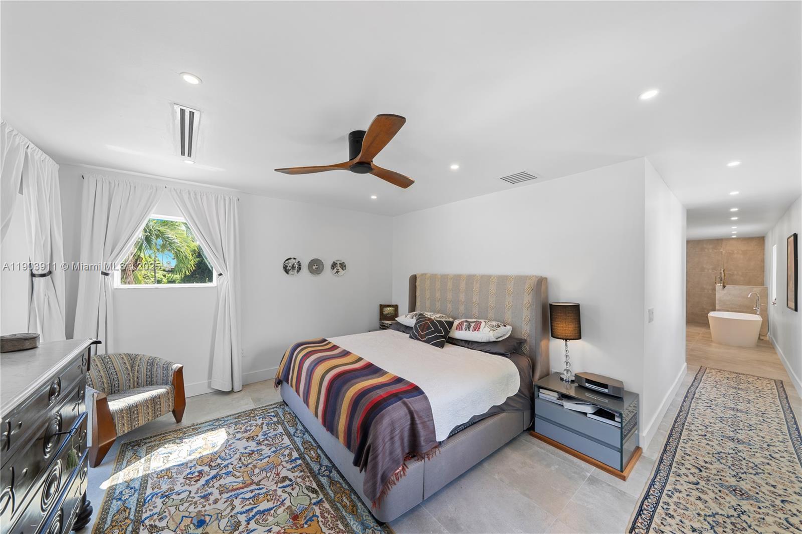 1281 S Venetian Way Miami, FL 33139