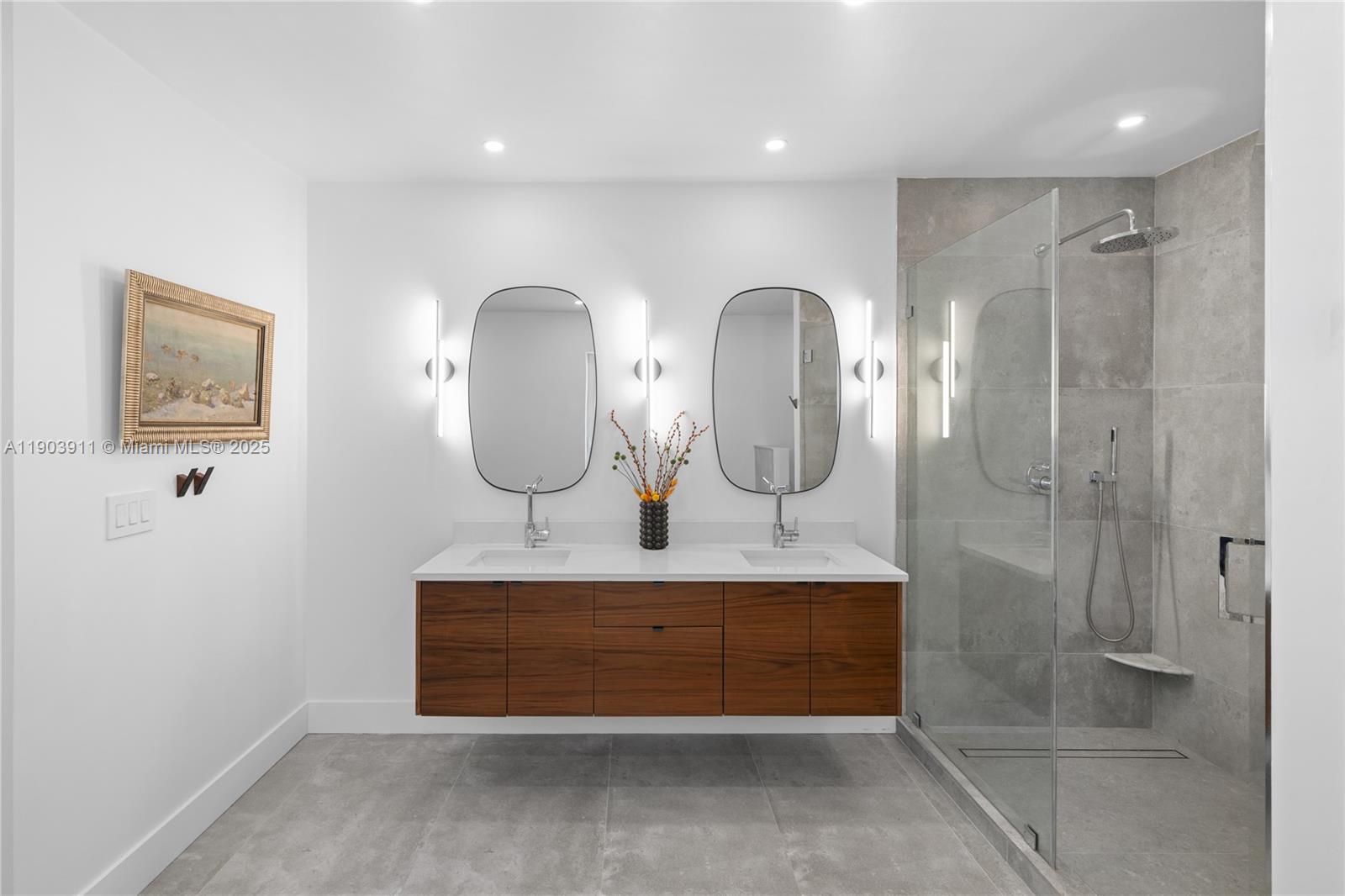 1281 S Venetian Way Miami, FL 33139