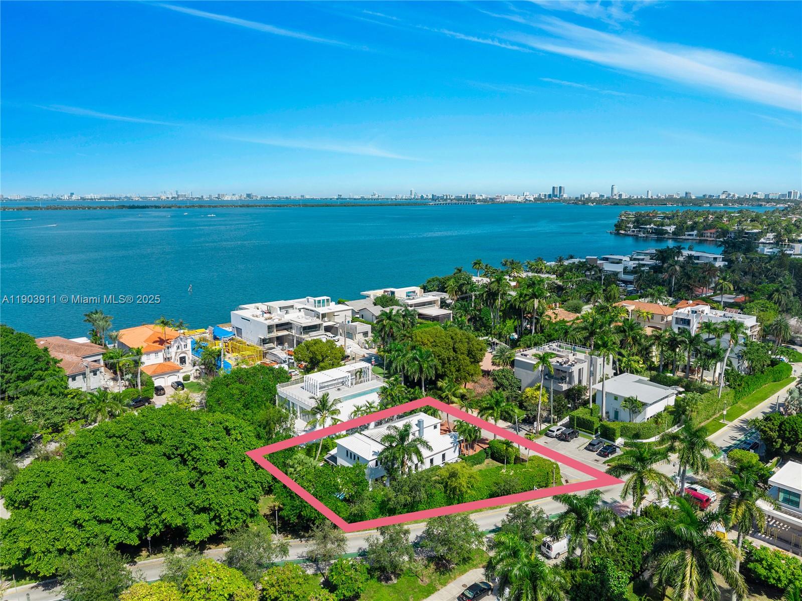 1281 S Venetian Way Miami, FL 33139