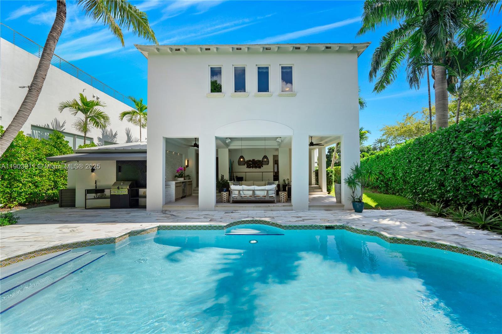 1281 S Venetian Way Miami, FL 33139