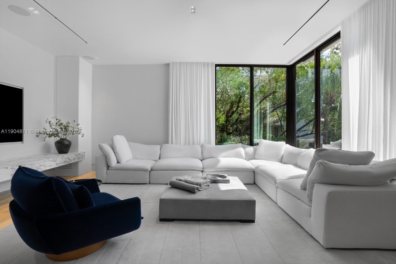 217 Bal Cross Dr Bal Harbour, FL 33154