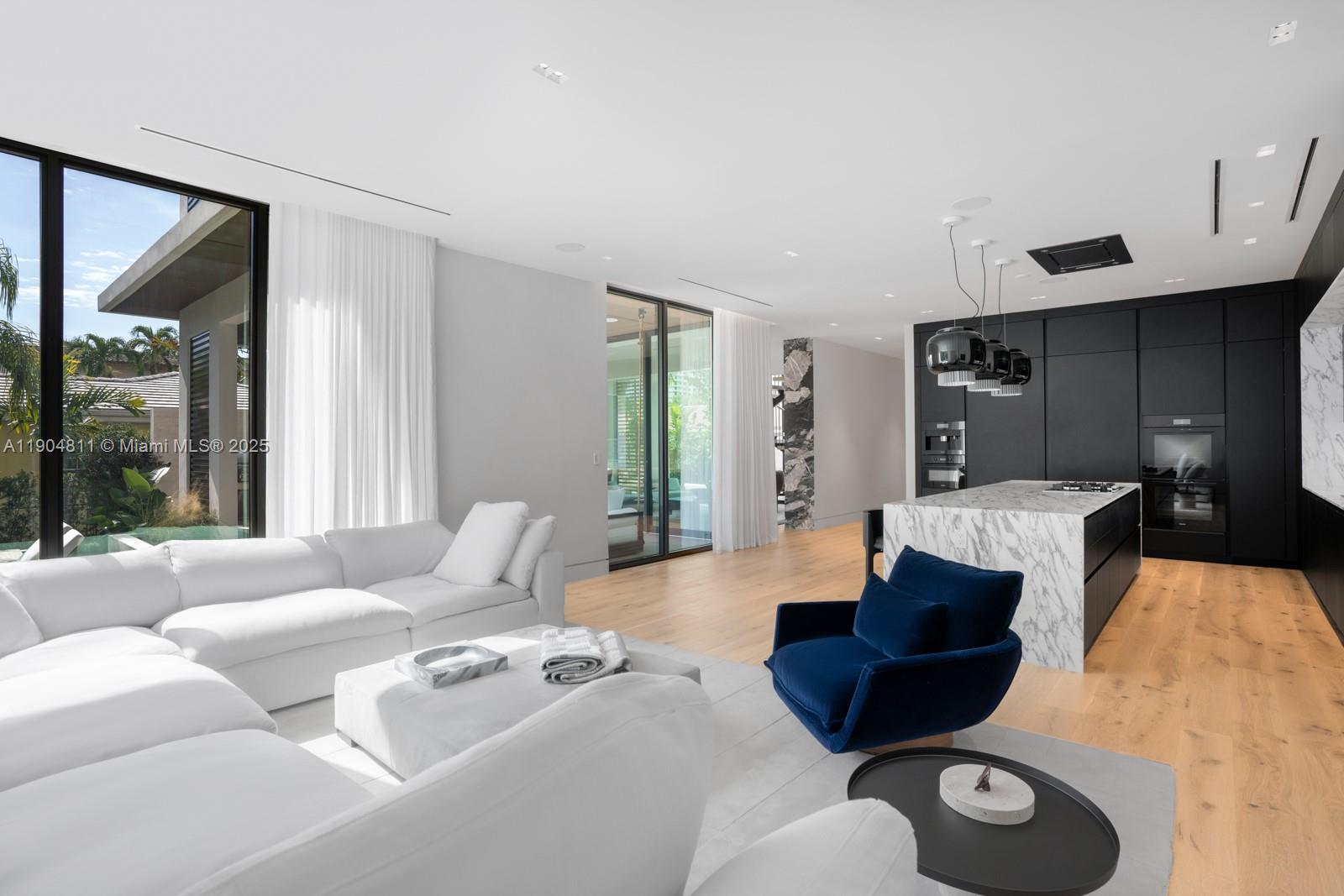 217 Bal Cross Dr Bal Harbour, FL 33154