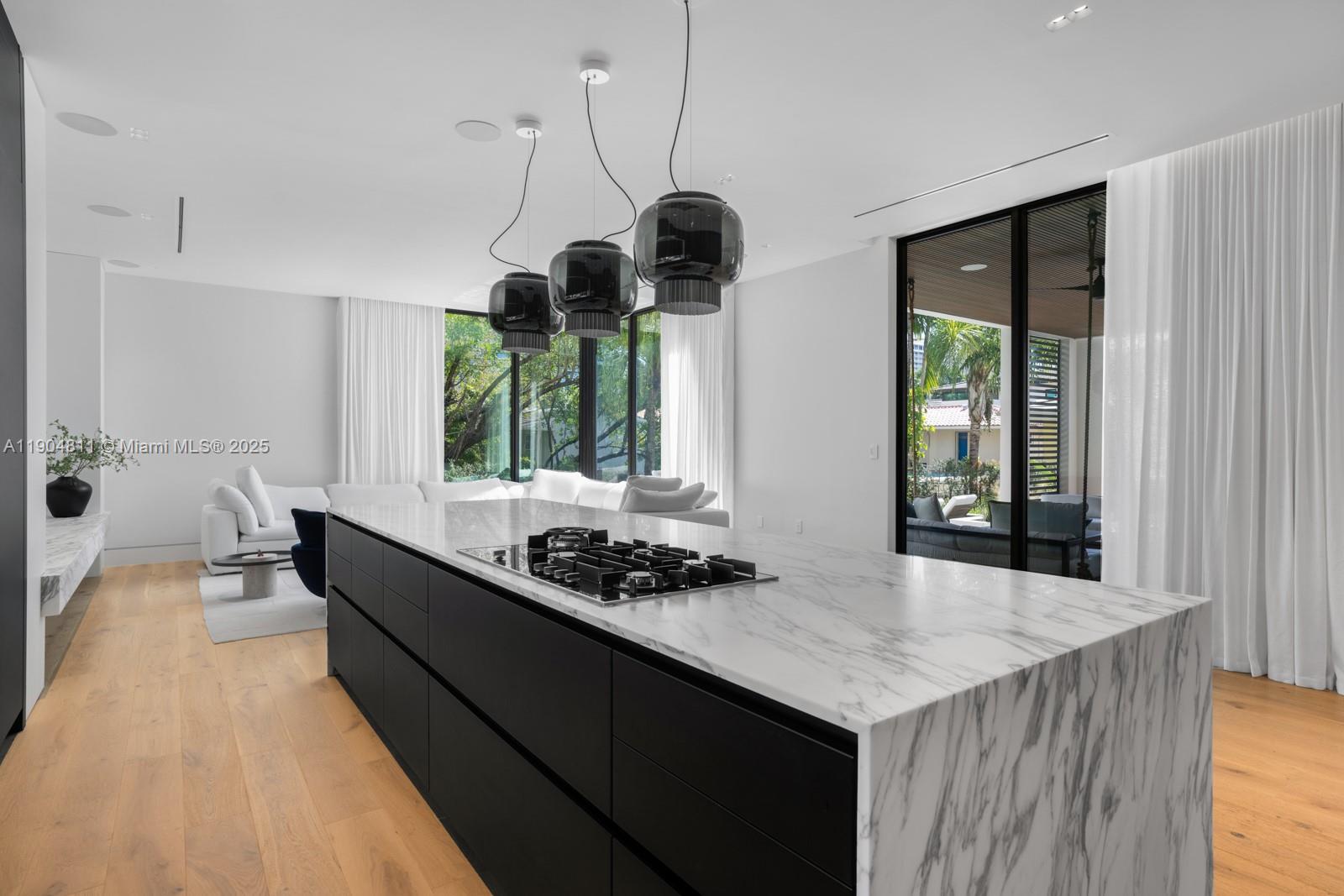 217 Bal Cross Dr Bal Harbour, FL 33154