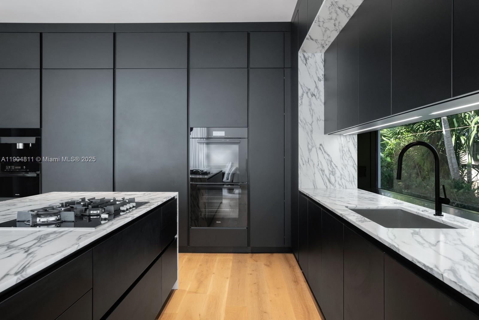 217 Bal Cross Dr Bal Harbour, FL 33154