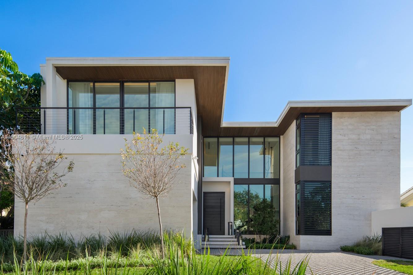 217 Bal Cross Dr Bal Harbour, FL 33154