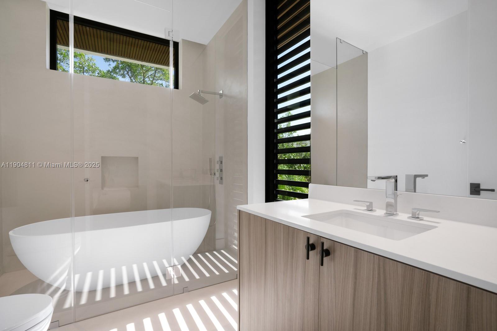 217 Bal Cross Dr Bal Harbour, FL 33154