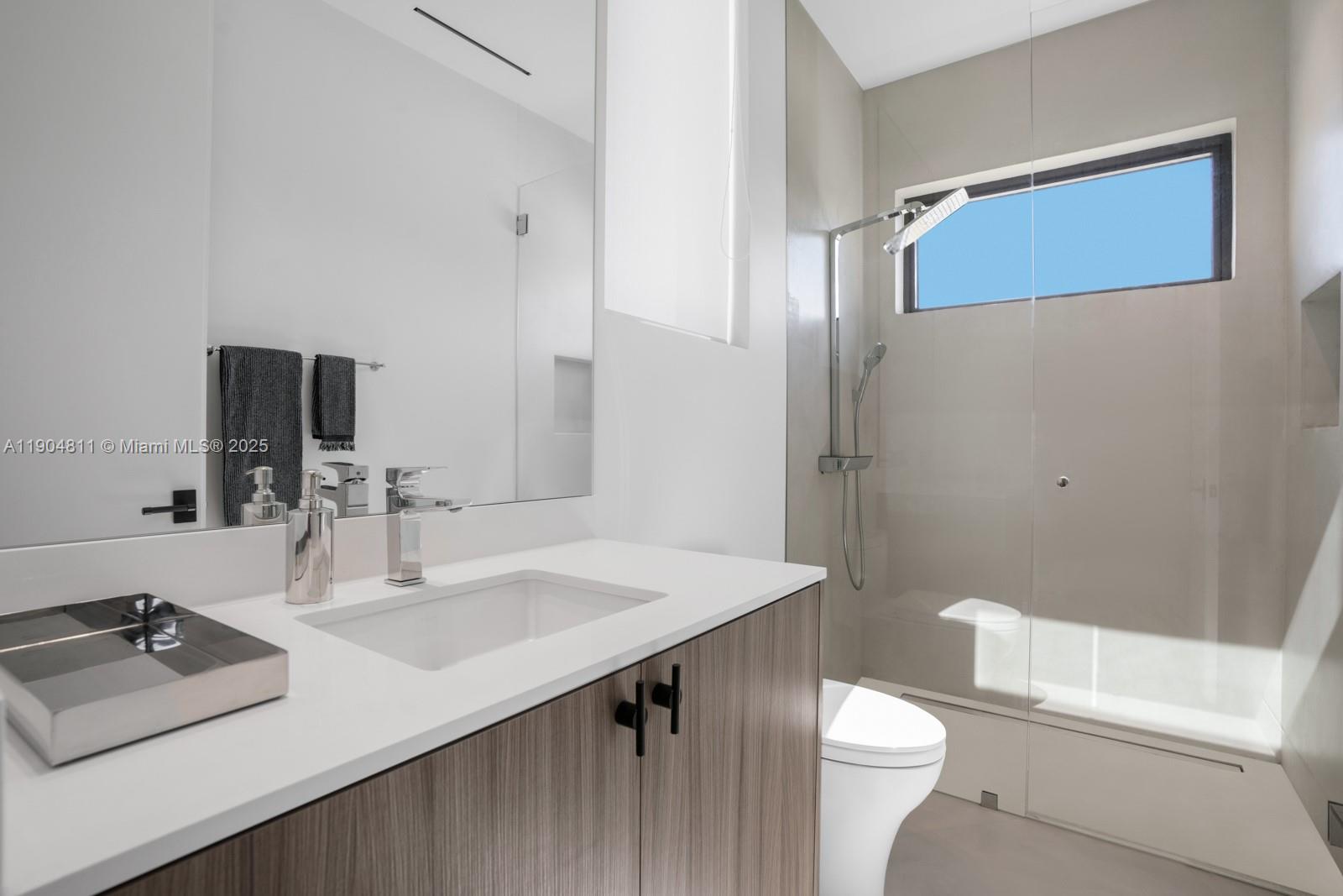 217 Bal Cross Dr Bal Harbour, FL 33154