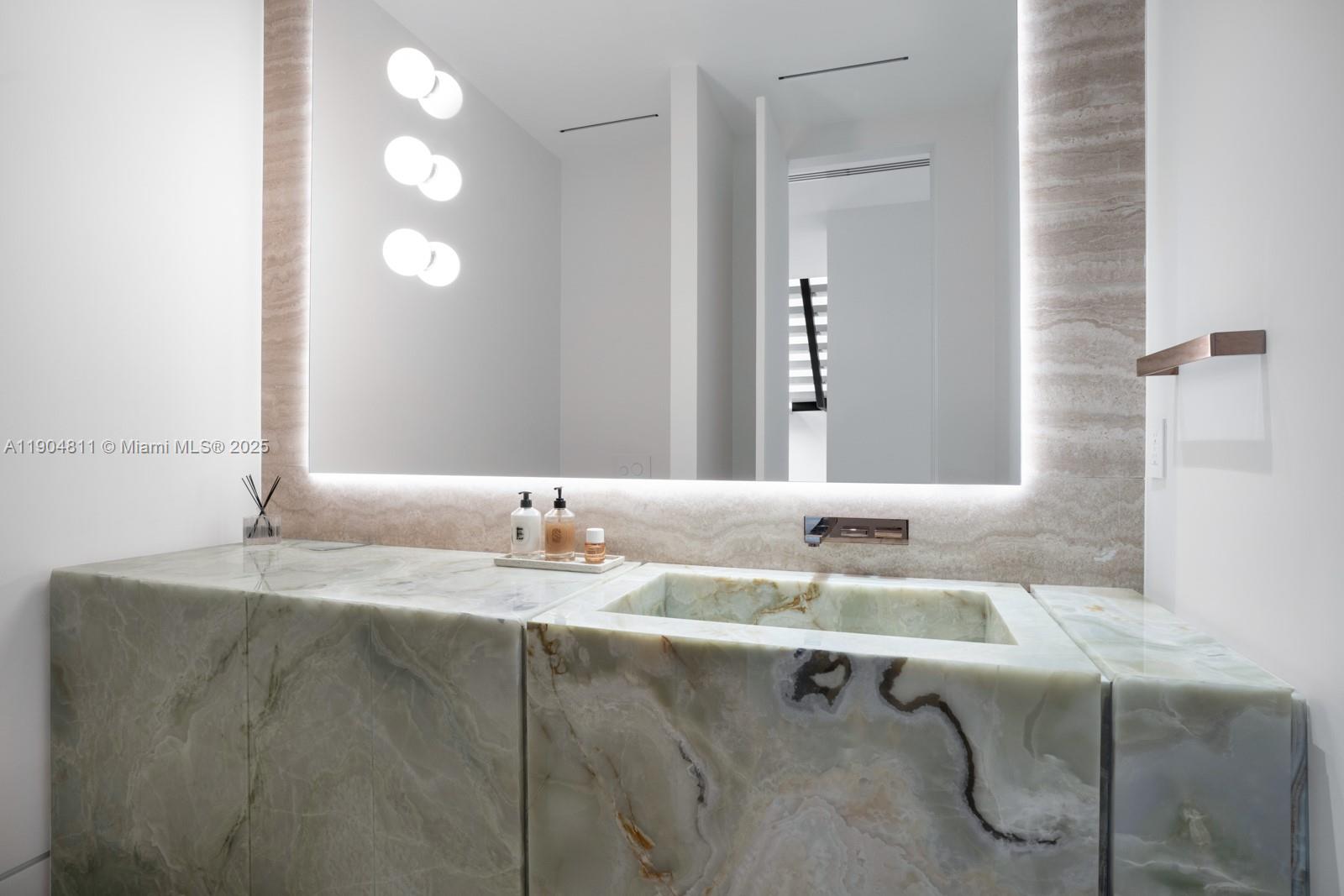 217 Bal Cross Dr Bal Harbour, FL 33154