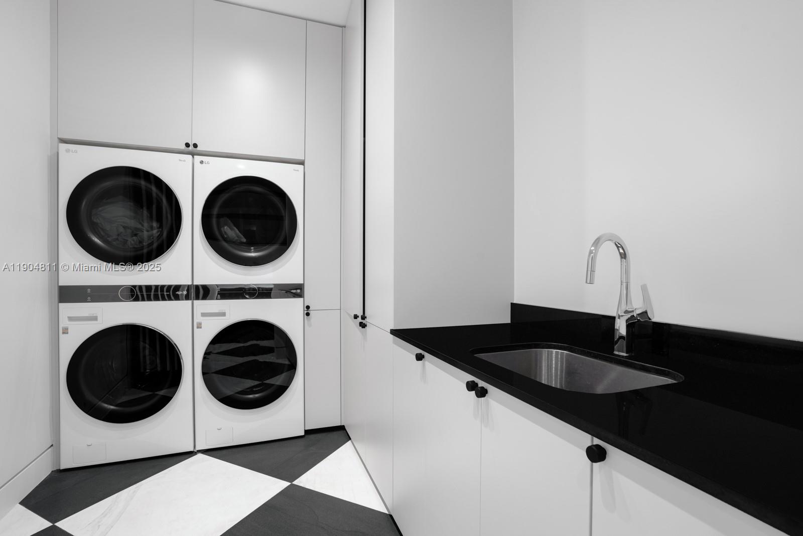 217 Bal Cross Dr Bal Harbour, FL 33154