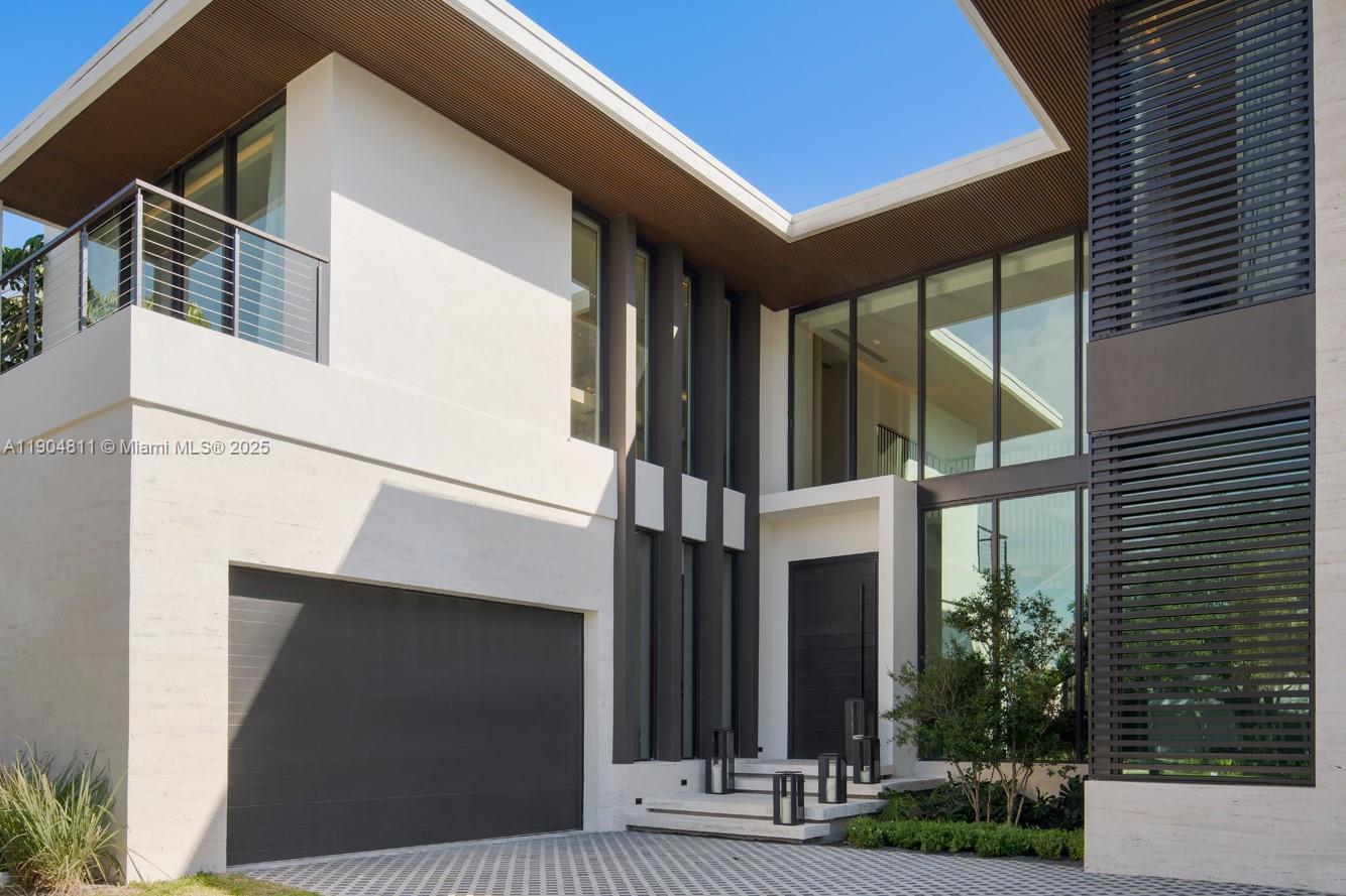 217 Bal Cross Dr Bal Harbour, FL 33154