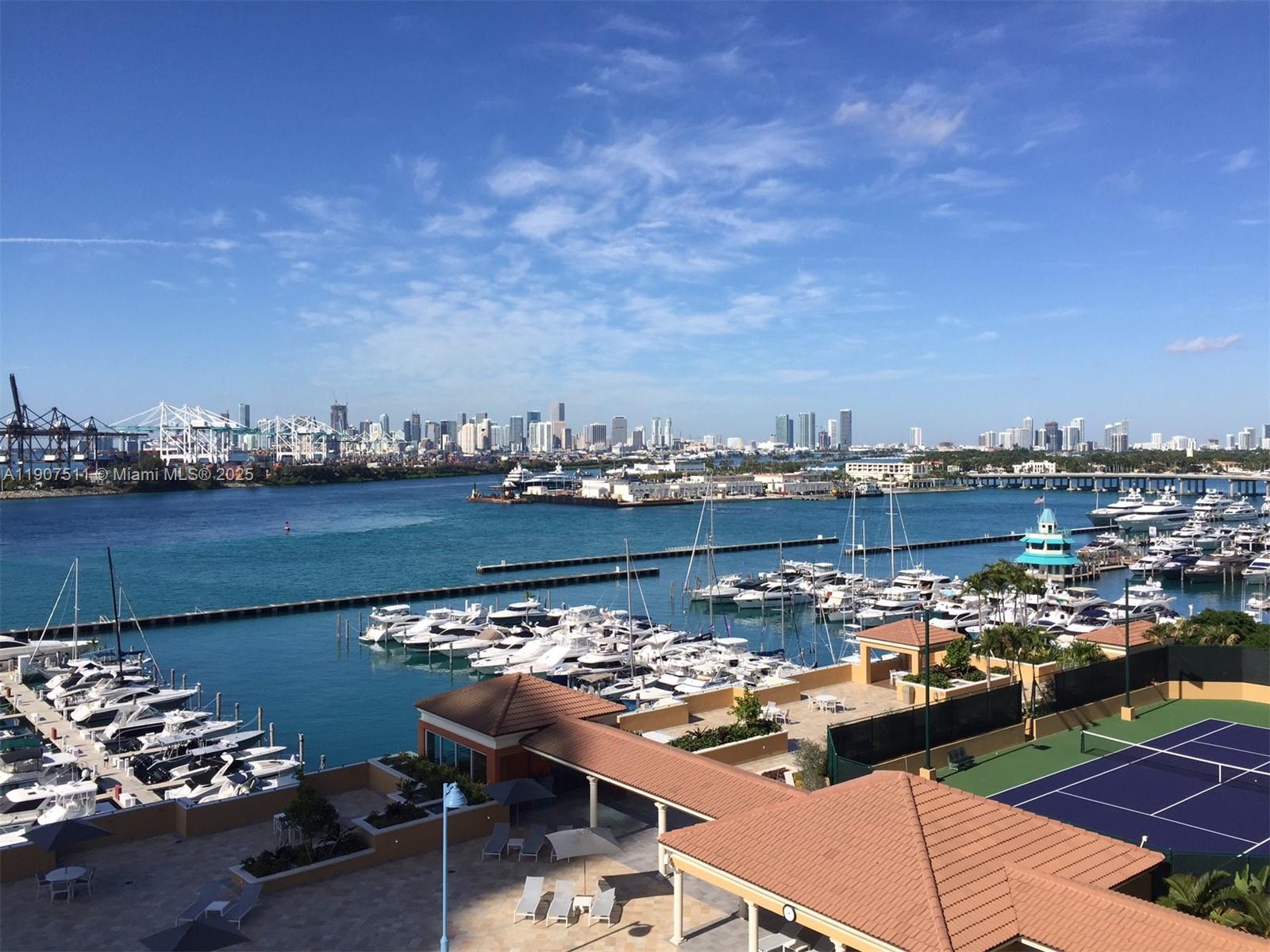 image Yacht Club At Portofino C26