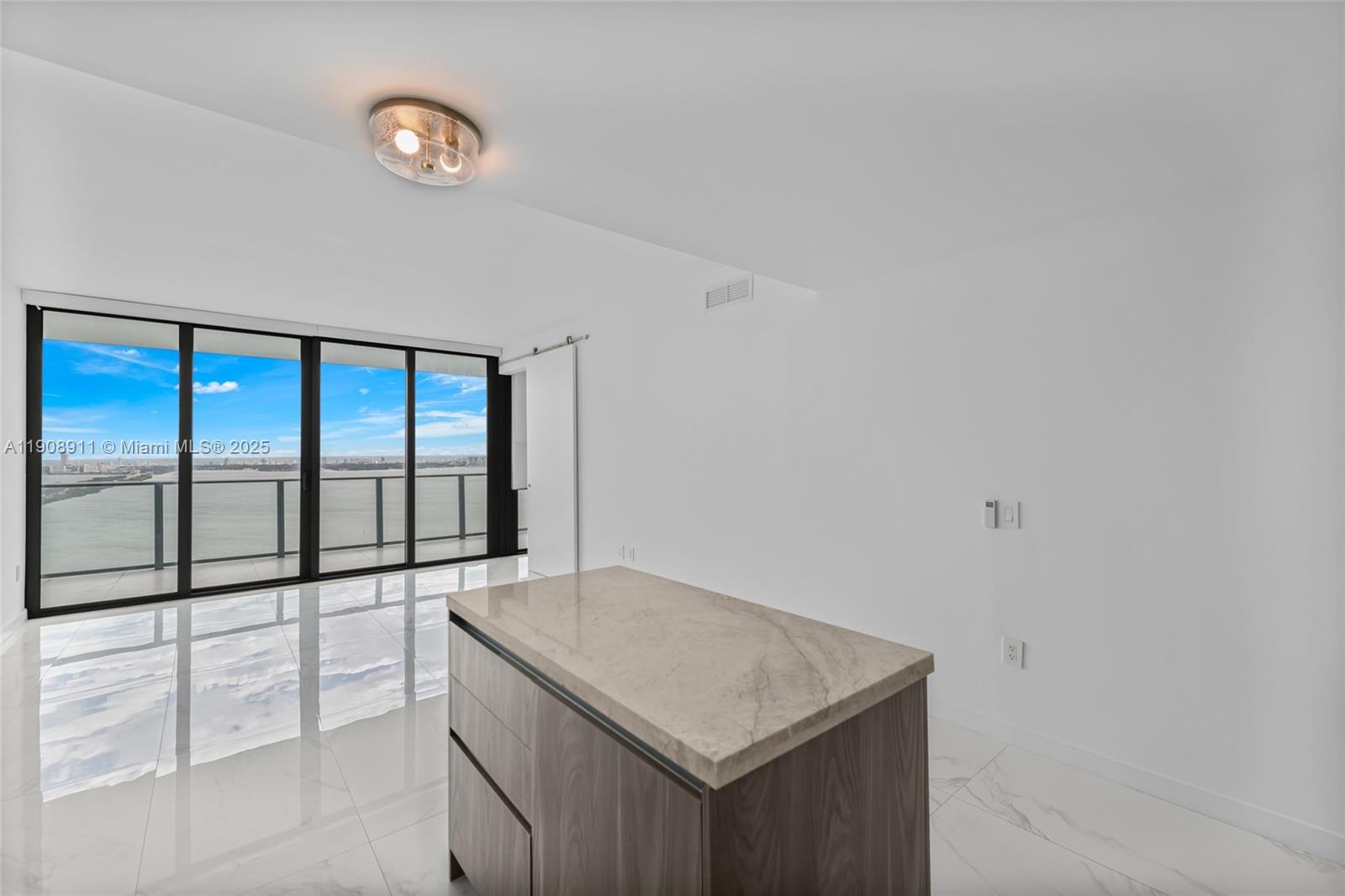 image One Paraiso Bay Condo10