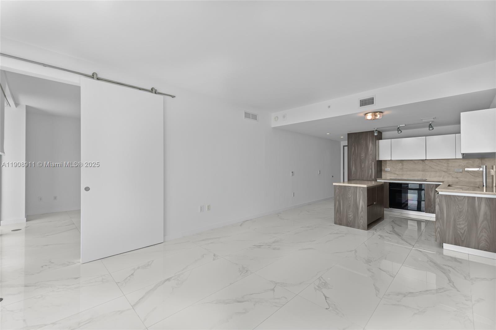 image One Paraiso Bay Condo14