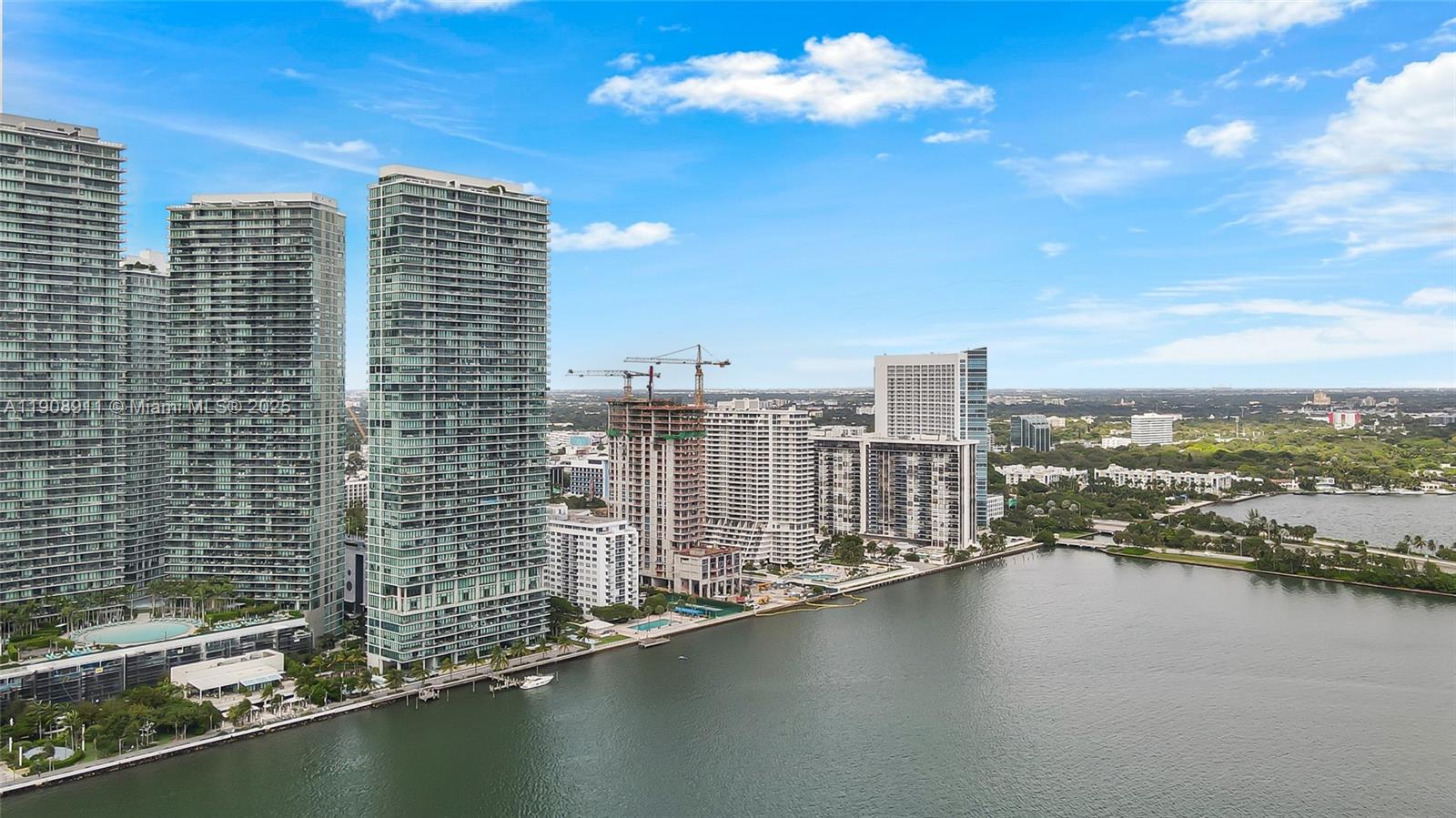 image One Paraiso Bay Condo36