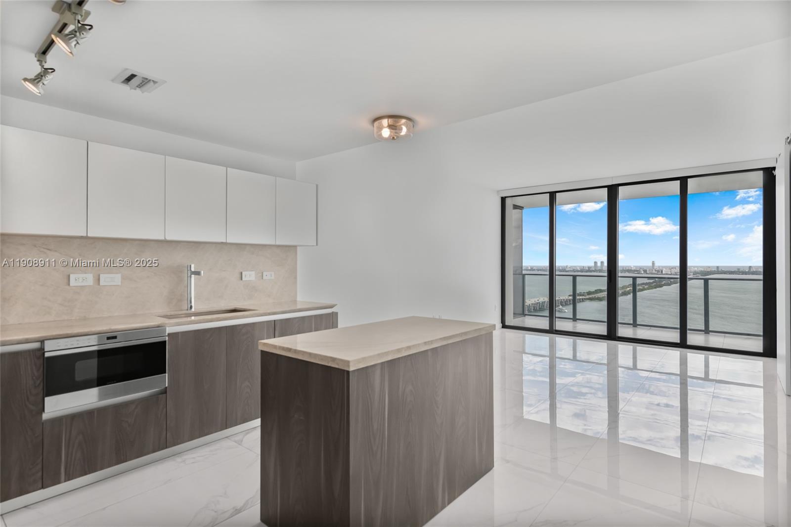 image One Paraiso Bay Condo6