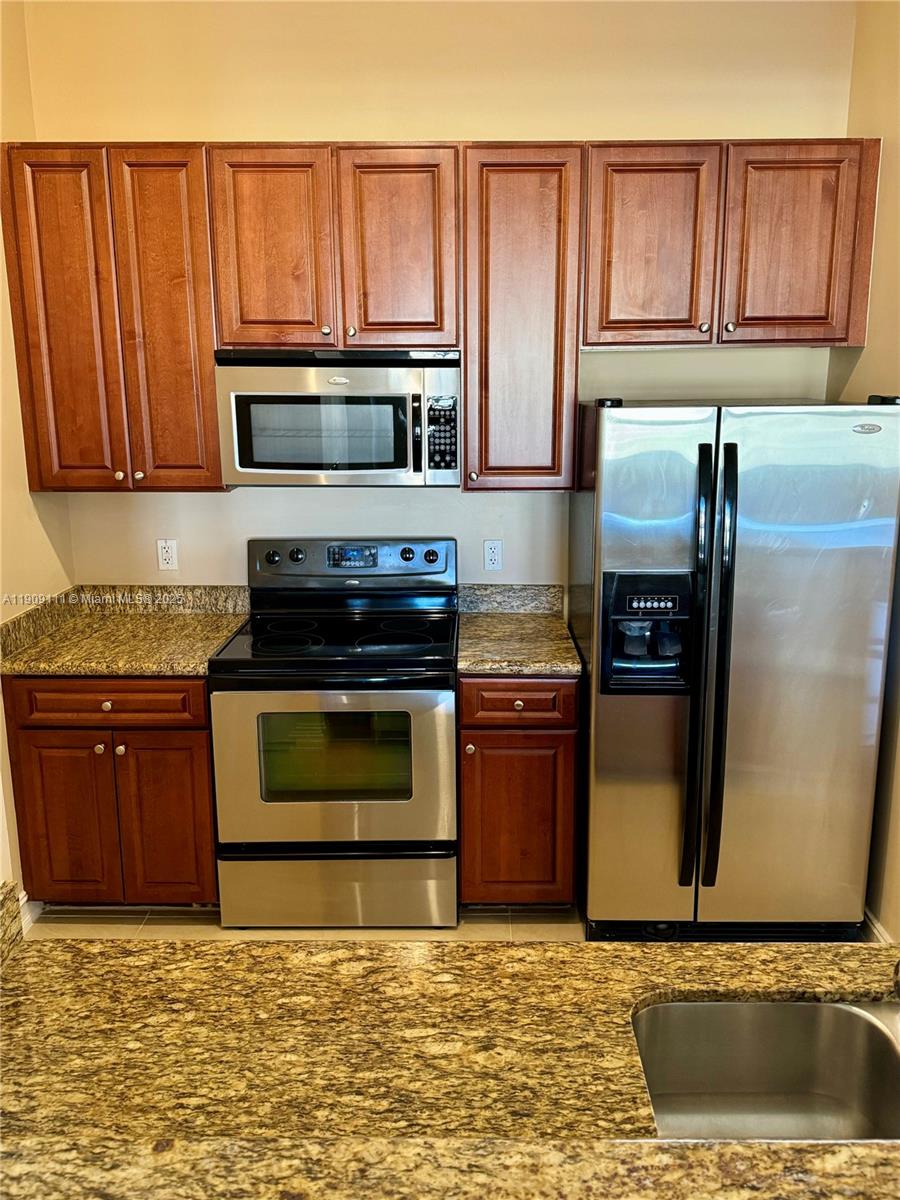 3001 NE 185th St #634